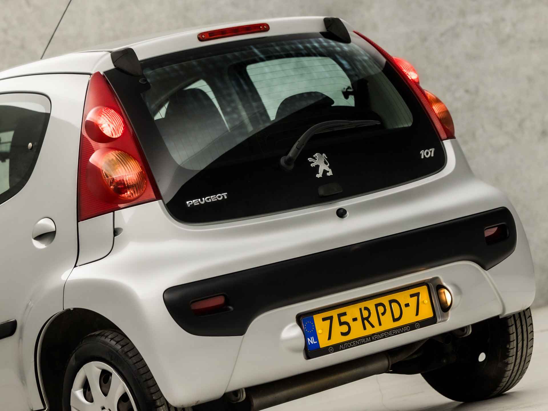 Peugeot 107 1.0-12V Sport (5 DEURS, NAP, RADIO, TOERENTELLER, AIRCO, SPORTSTOELEN, ELEK PAKKET, NIEUWE APK, NIEUWSTAAT) - 15/28