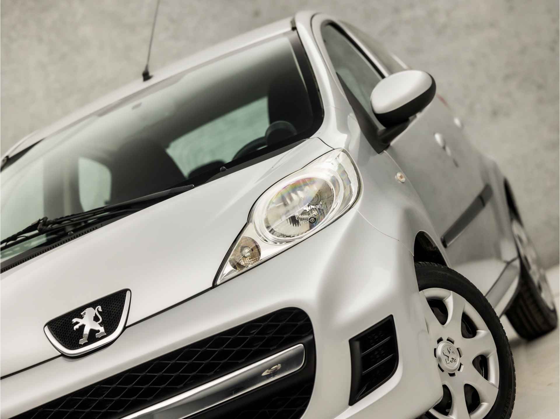 Peugeot 107 1.0-12V Sport (5 DEURS, NAP, RADIO, TOERENTELLER, AIRCO, SPORTSTOELEN, ELEK PAKKET, NIEUWE APK, NIEUWSTAAT) - 25/28