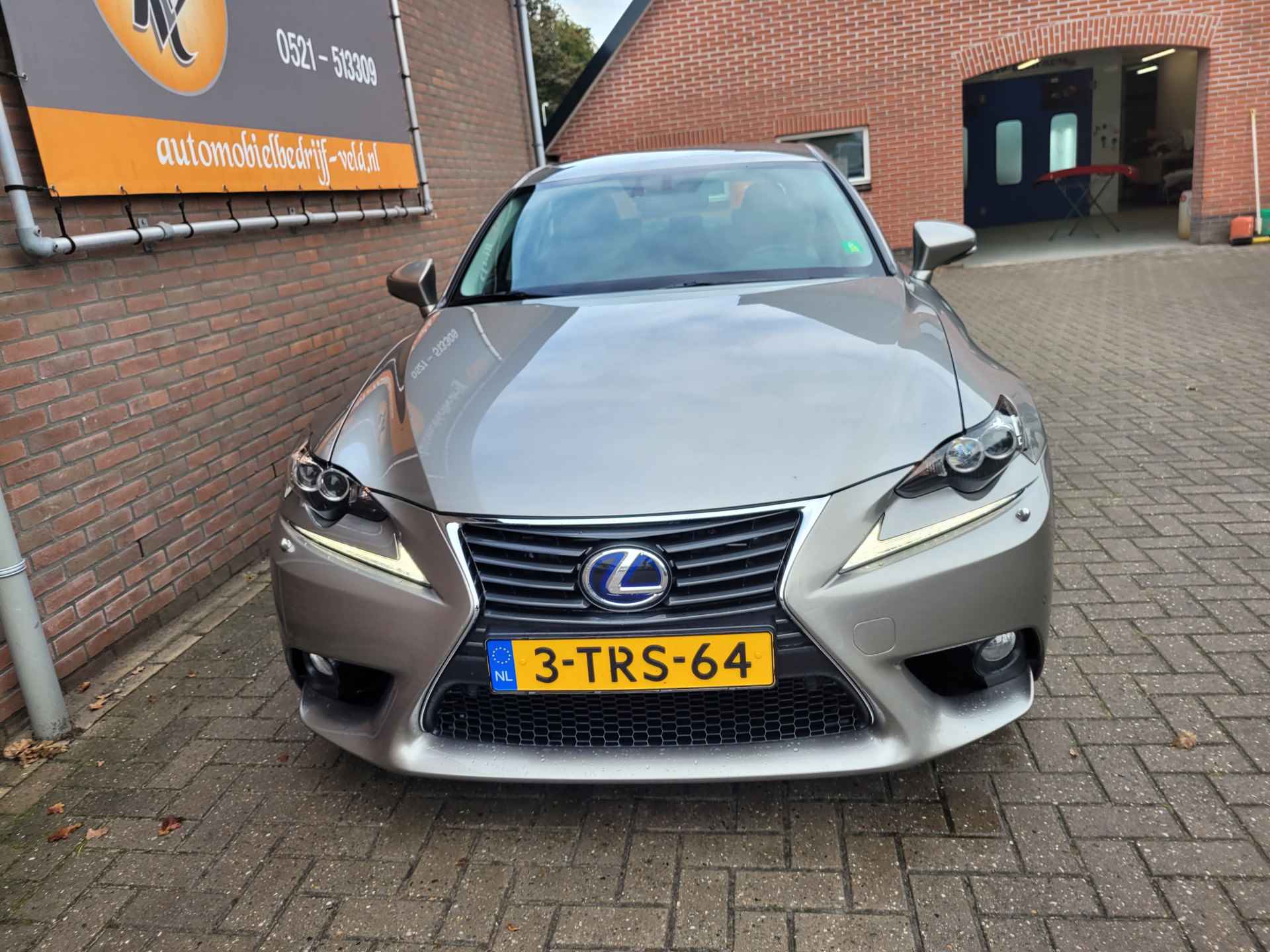 Lexus IS 300h Business Line Pro - 2/28