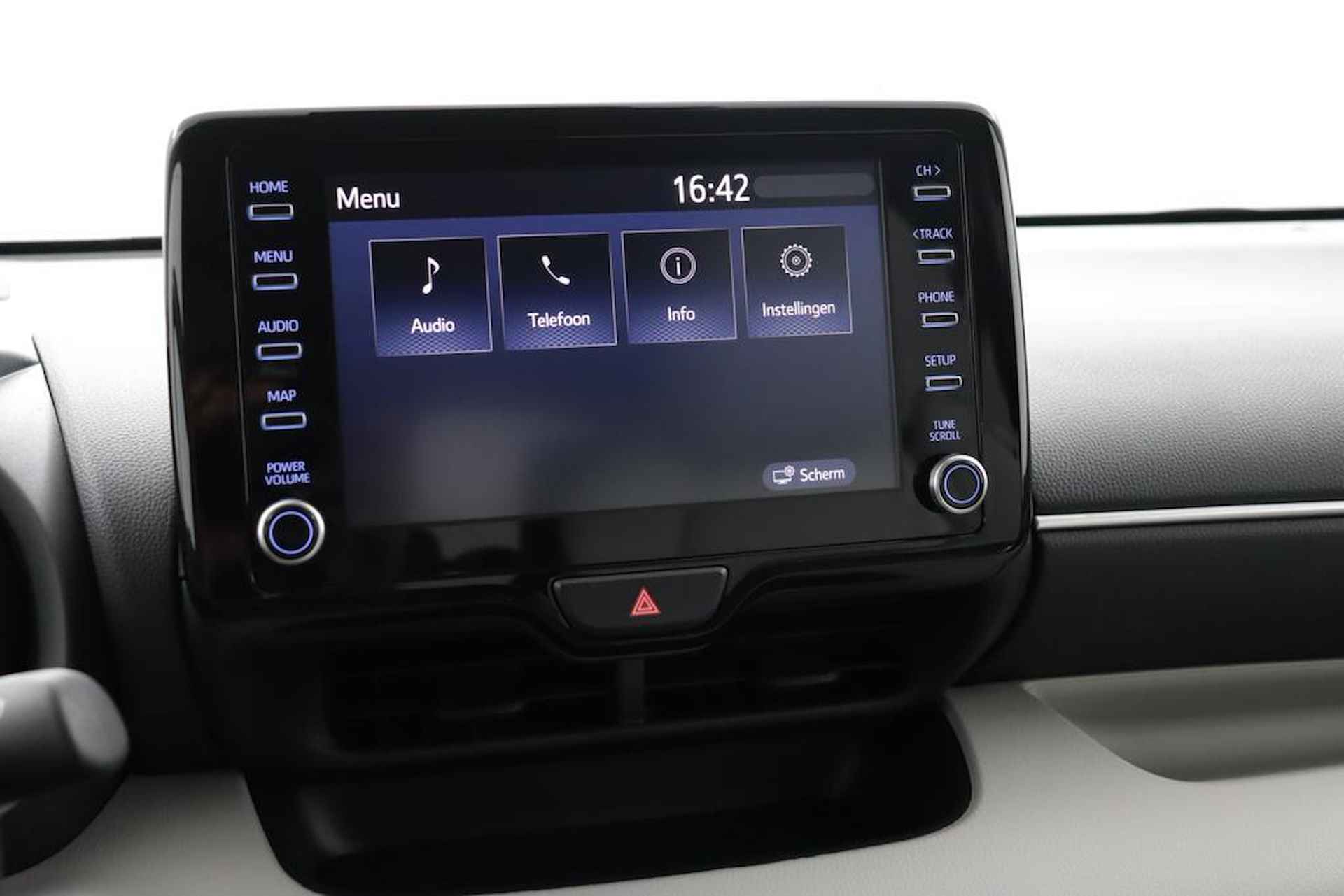 Toyota Yaris 1.5 Hybrid Executive Limited | Lederen bekleding | Climate-Control | Apple Carplay/Android Auto | Stoelverwarming | Parkeersensoren | - 39/49