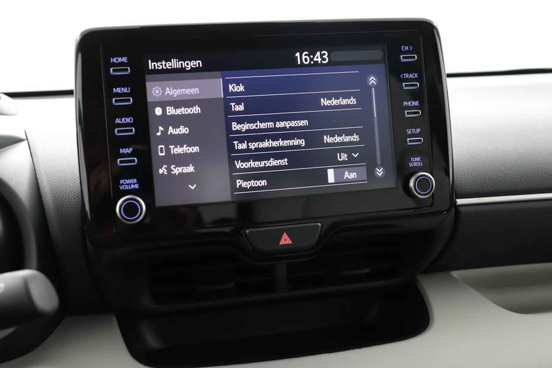 Toyota Yaris 1.5 Hybrid Executive Limited | Lederen bekleding | Climate-Control | Apple Carplay/Android Auto | Stoelverwarming | Parkeersensoren | - 41/49