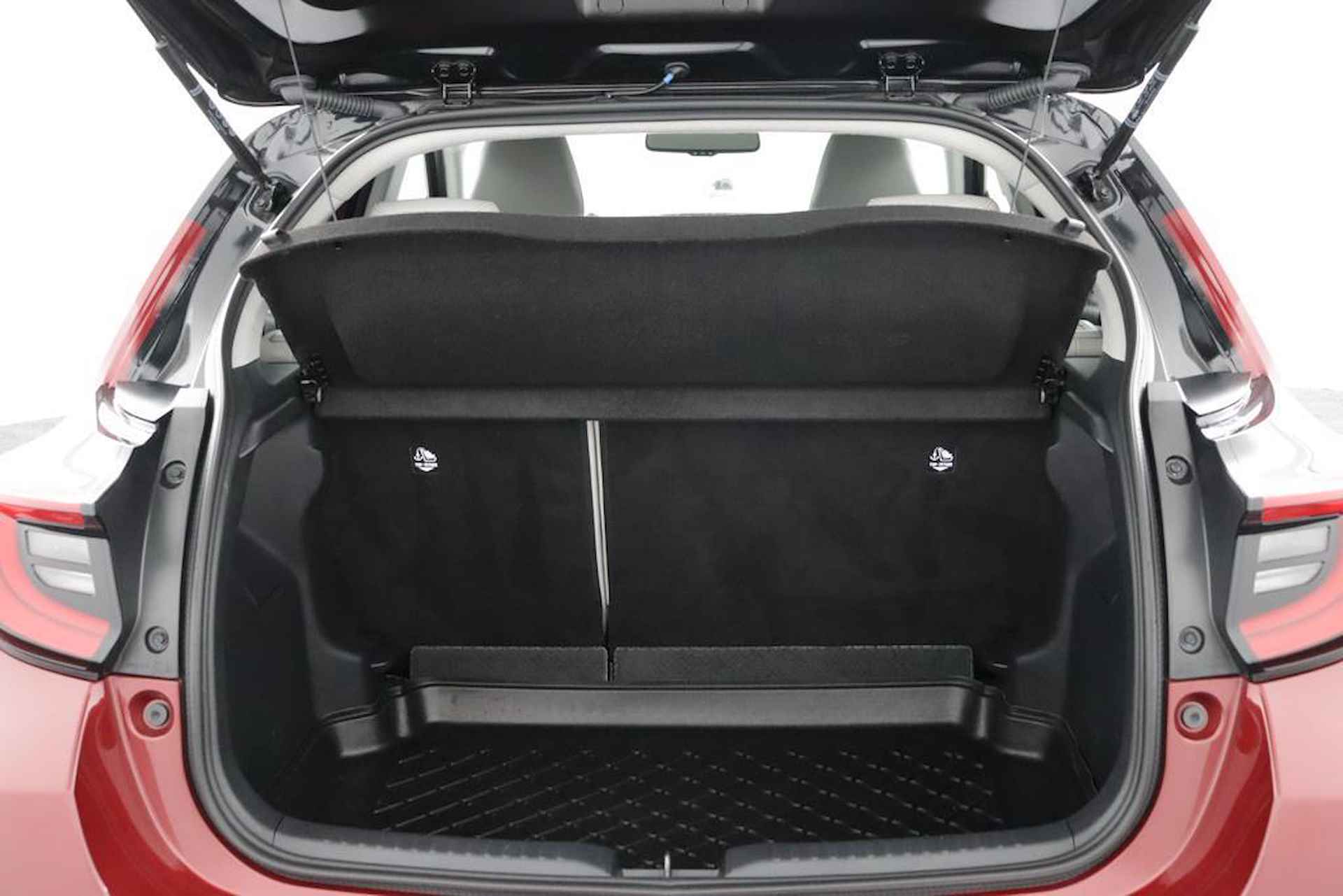 Toyota Yaris 1.5 Hybrid Executive Limited | Lederen bekleding | Climate-Control | Apple Carplay/Android Auto | Stoelverwarming | Parkeersensoren | - 47/49