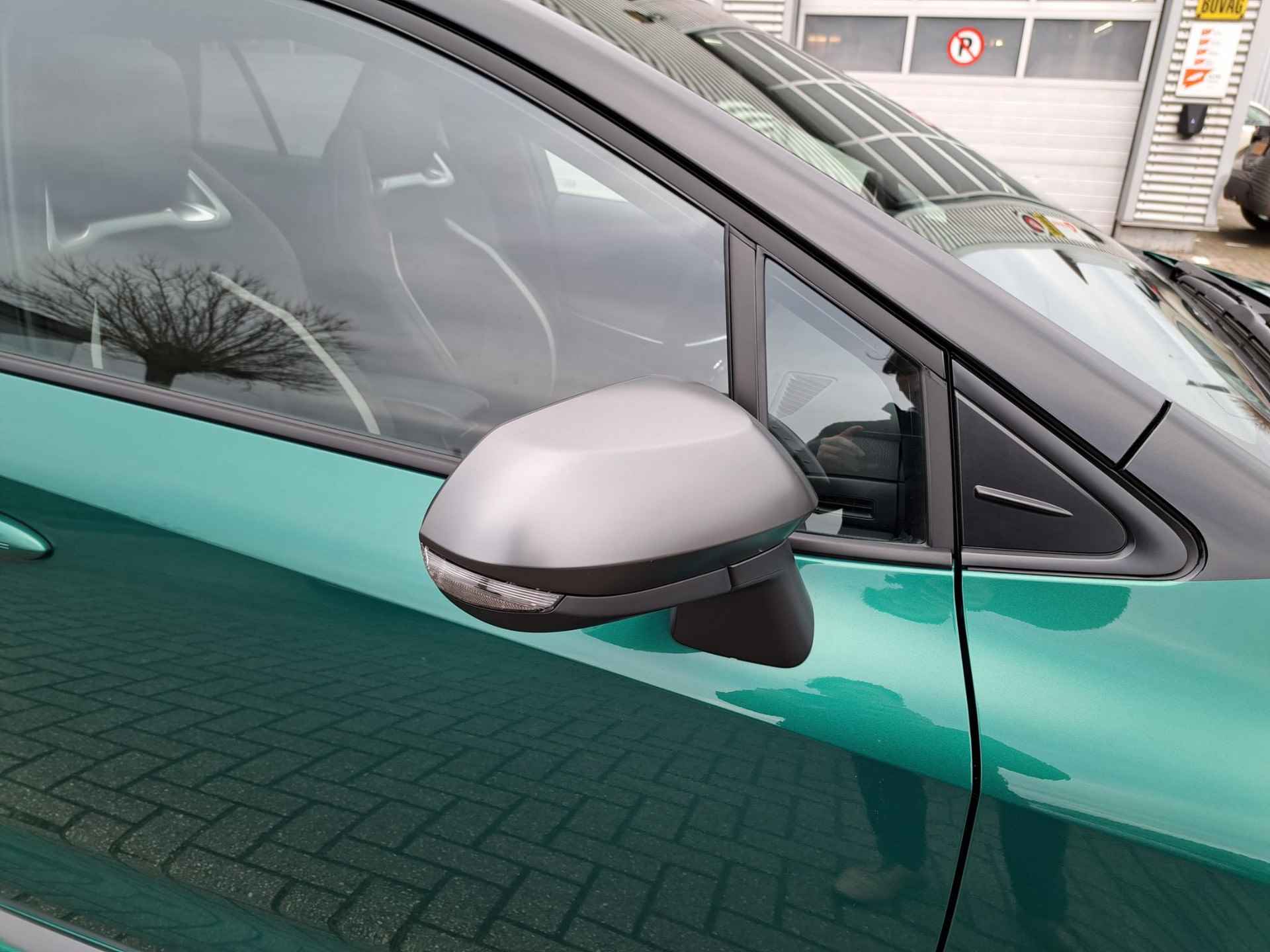 Toyota Corolla Touring Sports Hybrid 140 GR Sport NIEUW DIRECT LEVERBAAR BLIND SPOT PANODAK JBL-AUDIO HEAD-UP PARK-SENSOREN ELEK-KLEP - 20/33