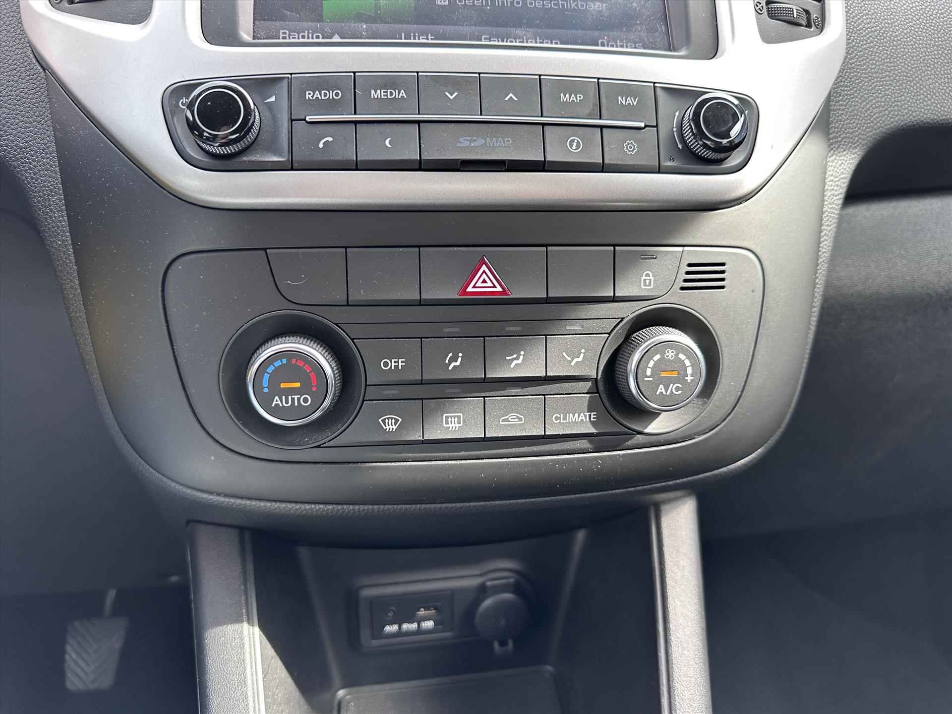 Kia Venga 1.6 CVVT Dynamic / Navi / Clima / Trekhaak - 18/44