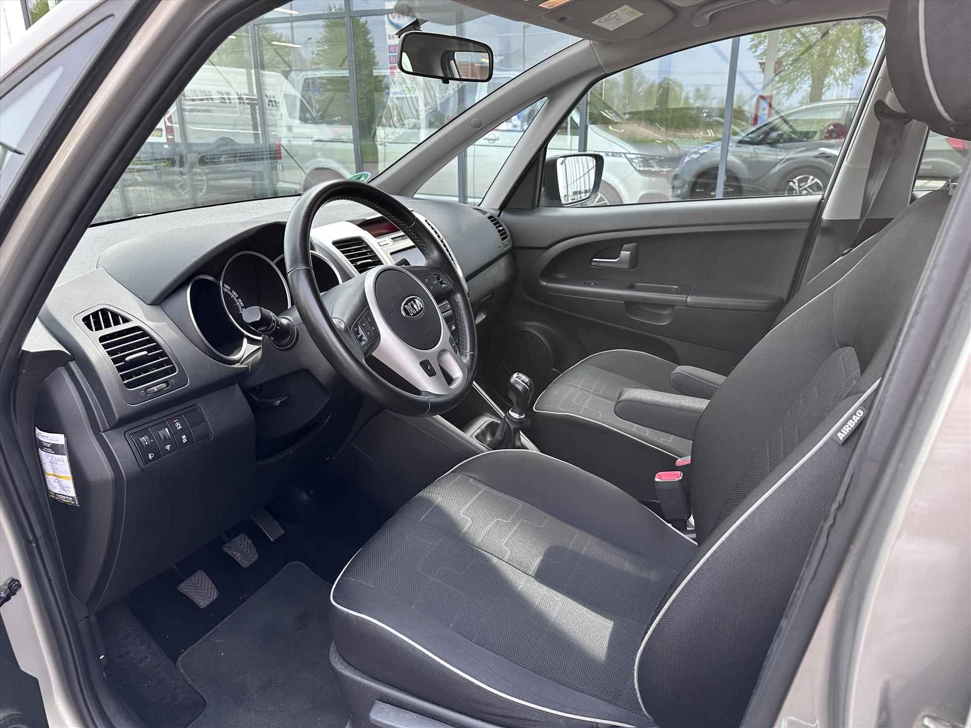 Kia Venga 1.6 CVVT Dynamic / Navi / Clima / Trekhaak - 23/44