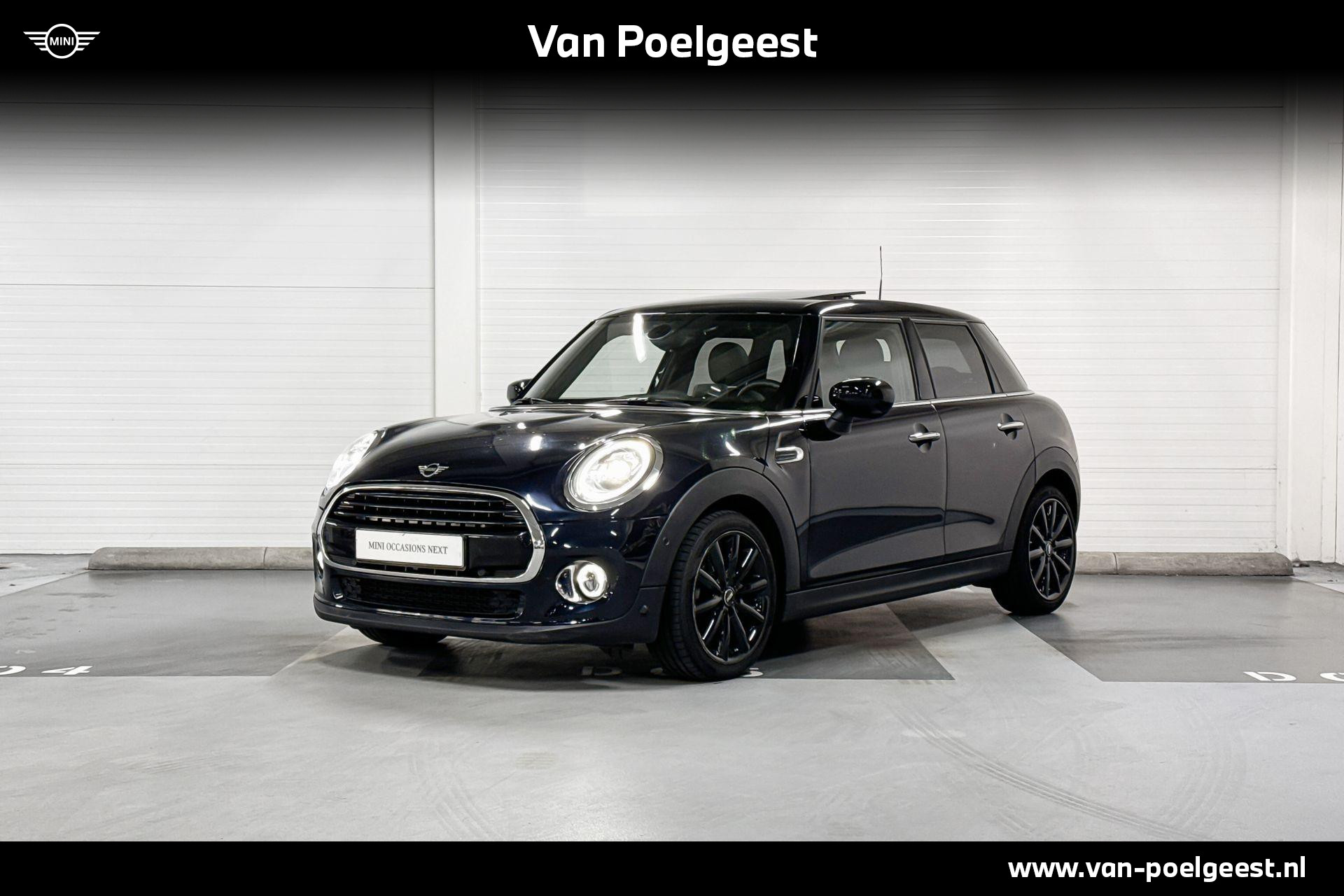 MINI 5-deurs Cooper 60 Years Edition | Harman Kardon | Stoelverwarming | Achteruitrijcamera