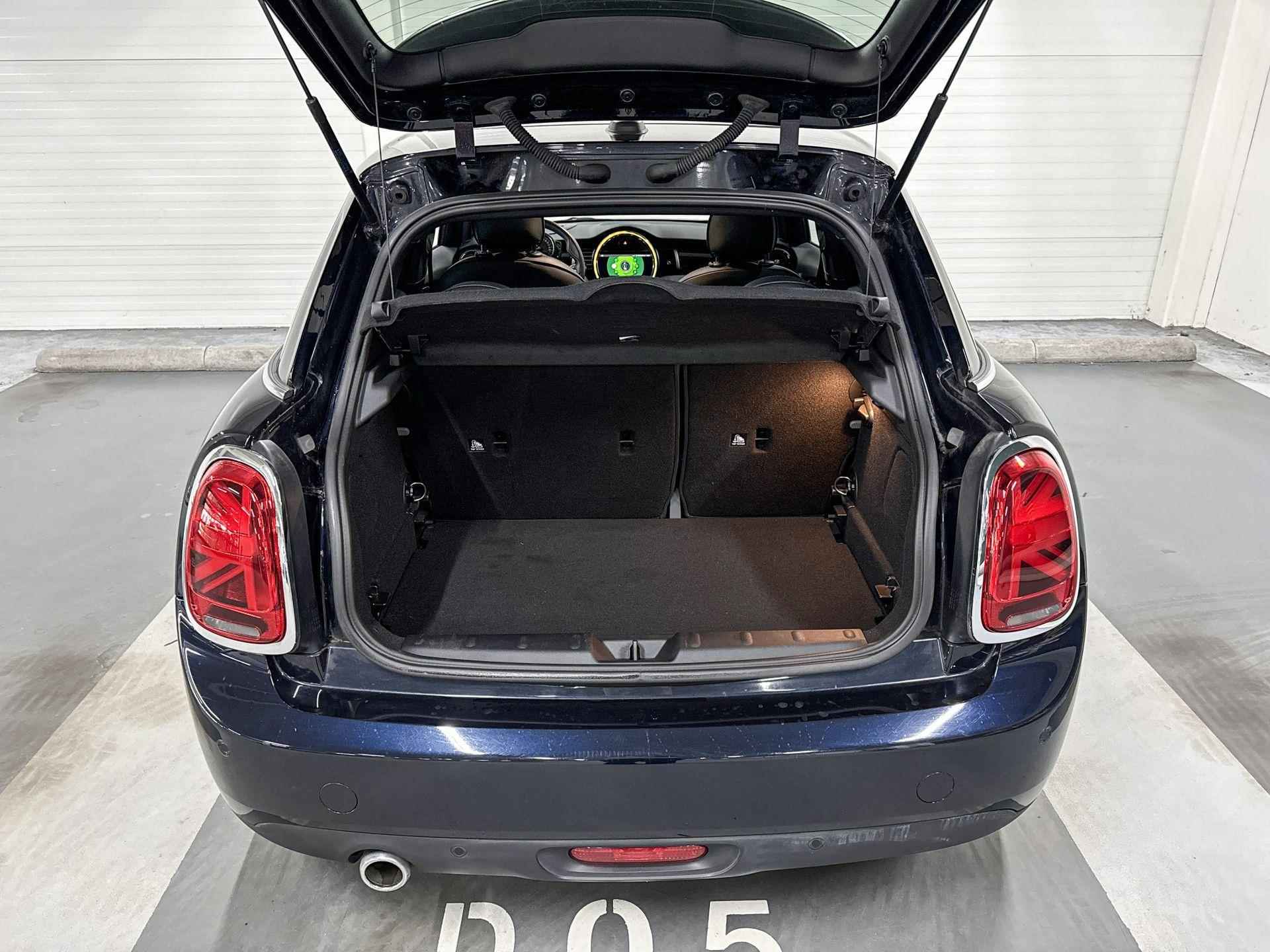 MINI 5-deurs Cooper 60 Years Edition | Harman Kardon | Stoelverwarming | Achteruitrijcamera - 21/23