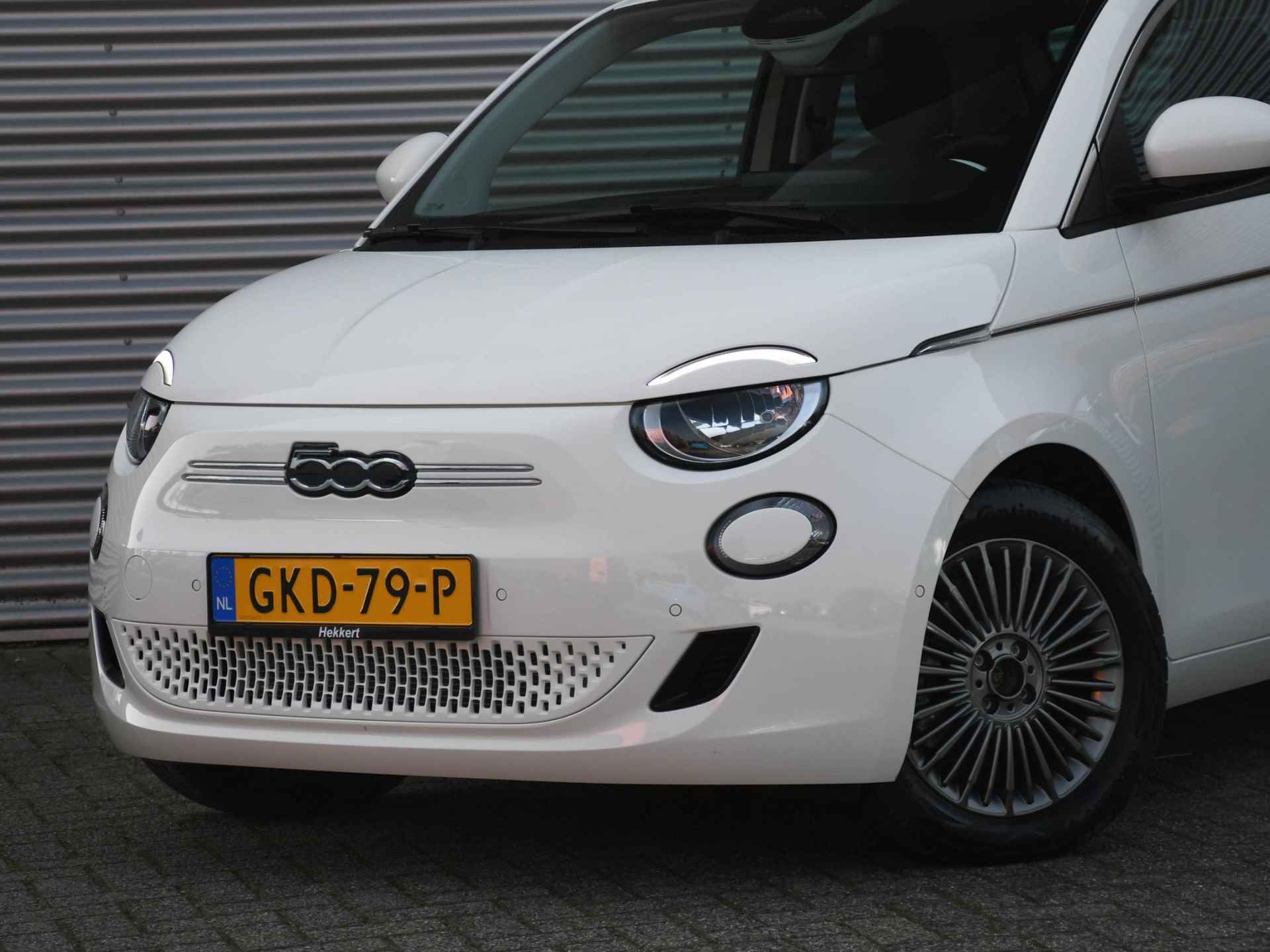 Fiat 500E Urban 42kWh 116pk Automaat NAVI | DODE HOEK | KEYLESS ENTRY | CRUISE | CLIMA | APPLE CARPLAY | 16''LM | WINTER PACK - 2/27