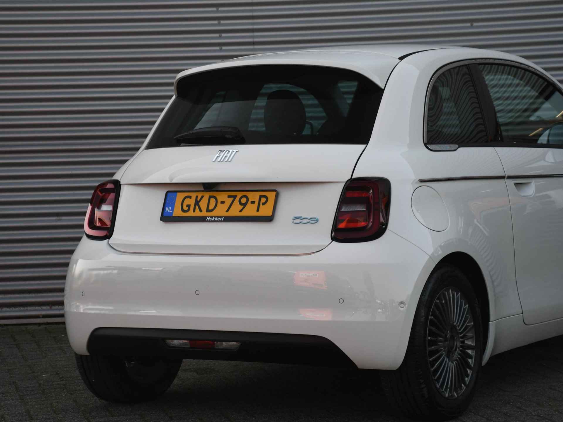 Fiat 500E Urban 42kWh 116pk Automaat NAVI | DODE HOEK | KEYLESS ENTRY | CRUISE | CLIMA | APPLE CARPLAY | 16''LM | WINTER PACK - 5/27