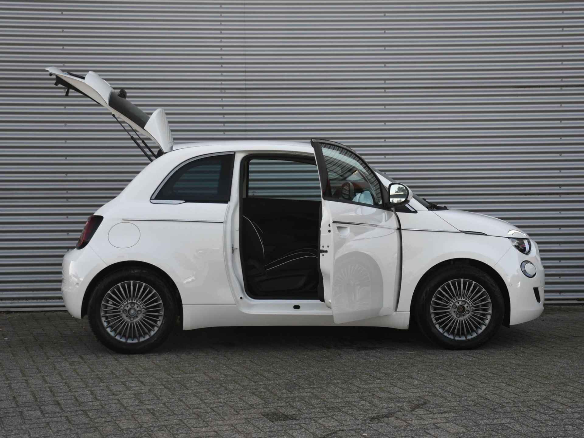 Fiat 500E Urban 42kWh 116pk Automaat NAVI | DODE HOEK | KEYLESS ENTRY | CRUISE | CLIMA | APPLE CARPLAY | 16''LM | WINTER PACK - 27/27