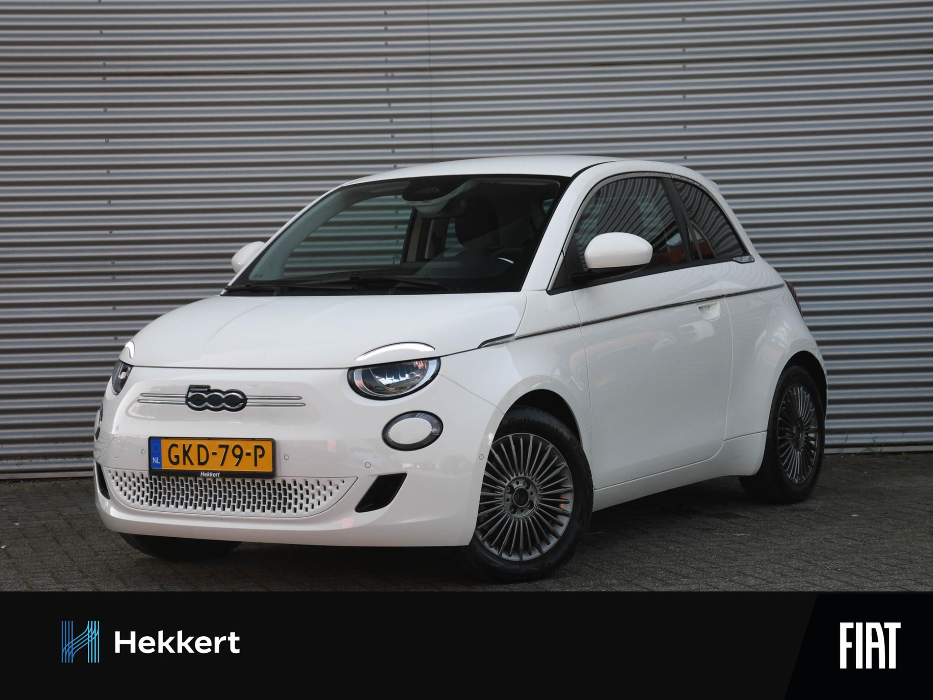 Fiat 500E Urban 42kWh 116pk Automaat NAVI | DODE HOEK | KEYLESS ENTRY | CRUISE | CLIMA | APPLE CARPLAY | 16''LM | WINTER PACK