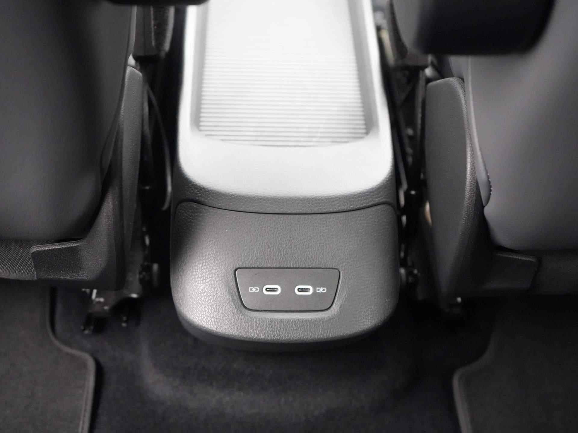 Volkswagen ID.3 First Max 58 kWh / Camera / Elek. Stoelen / Adap. Cruise / HUD - 50/60