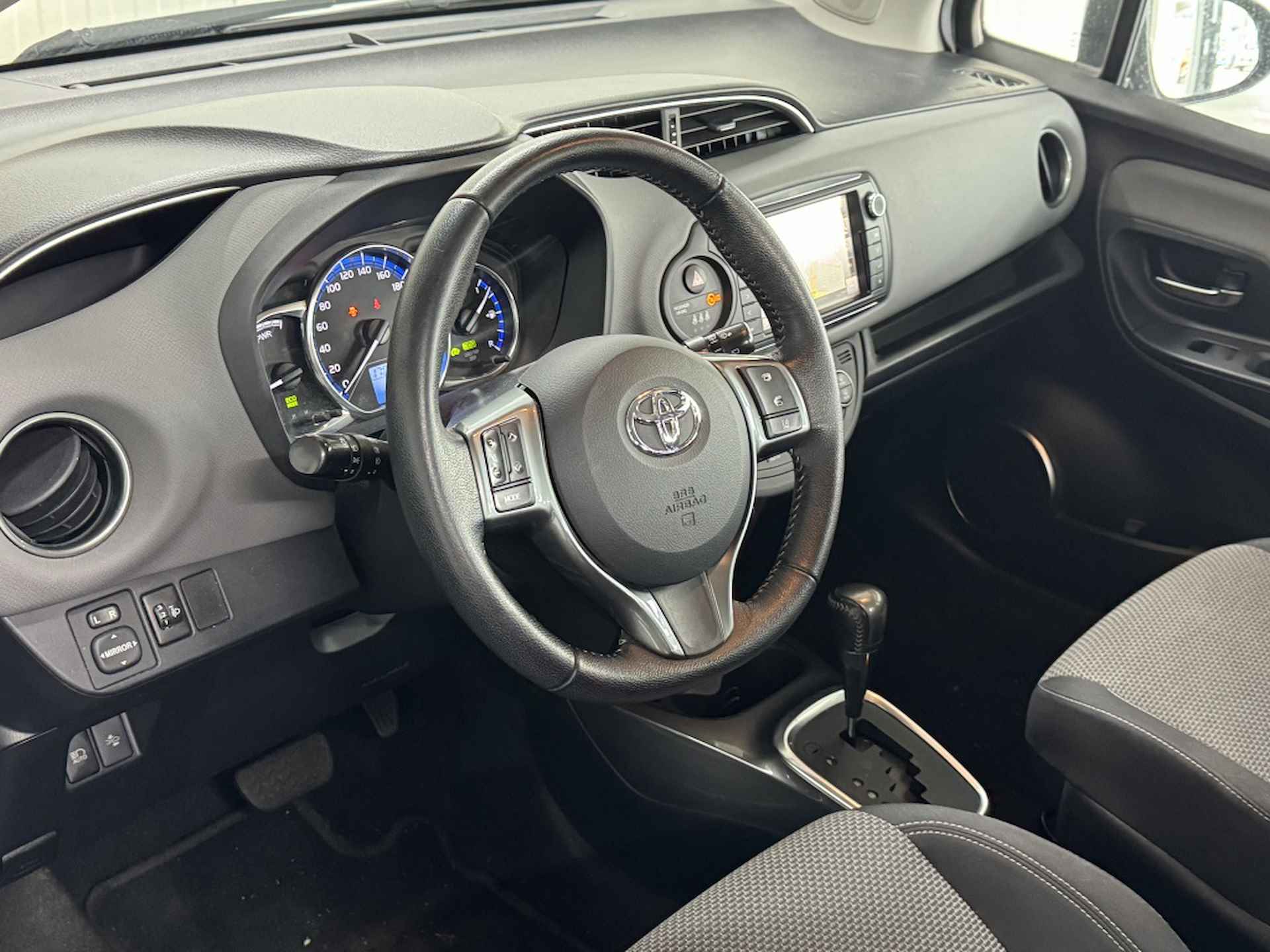 Toyota Yaris 1.5 Hybrid Automaat Trend Navi Cruise Control Camera - 6/27
