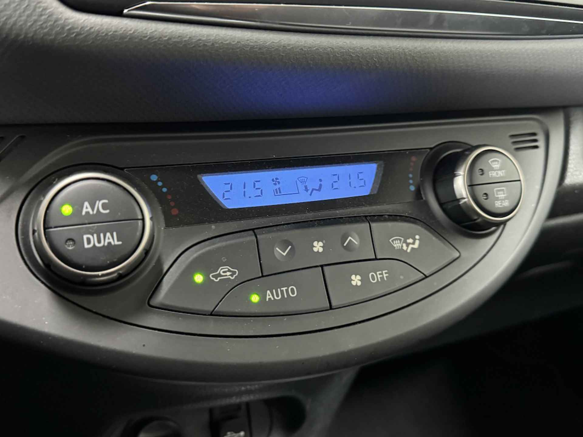 Toyota Yaris 1.5 Hybrid Automaat Trend Navi Cruise Control Camera - 21/27