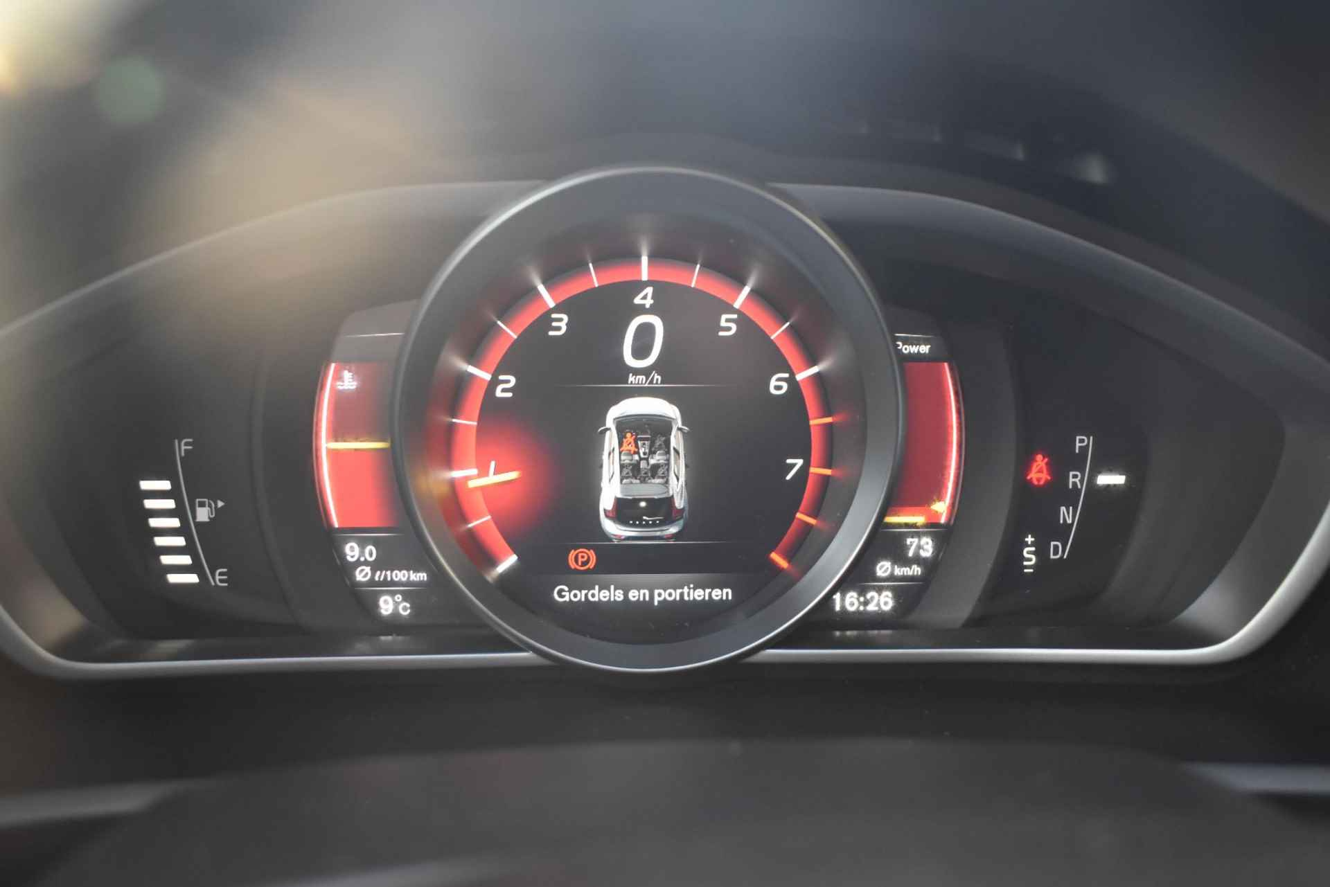 Volvo V40 1.5 T3 Polar+ Sport R-Design Automaat Stoelverwarming Standkachel Harman Kardon Audio - 12/37