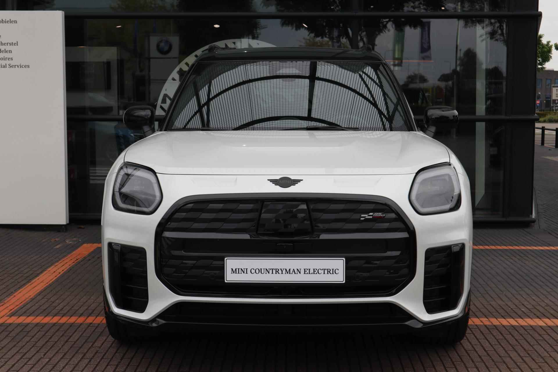 MINI Countryman SE John Cooper Works Trim + Package L - 4/29