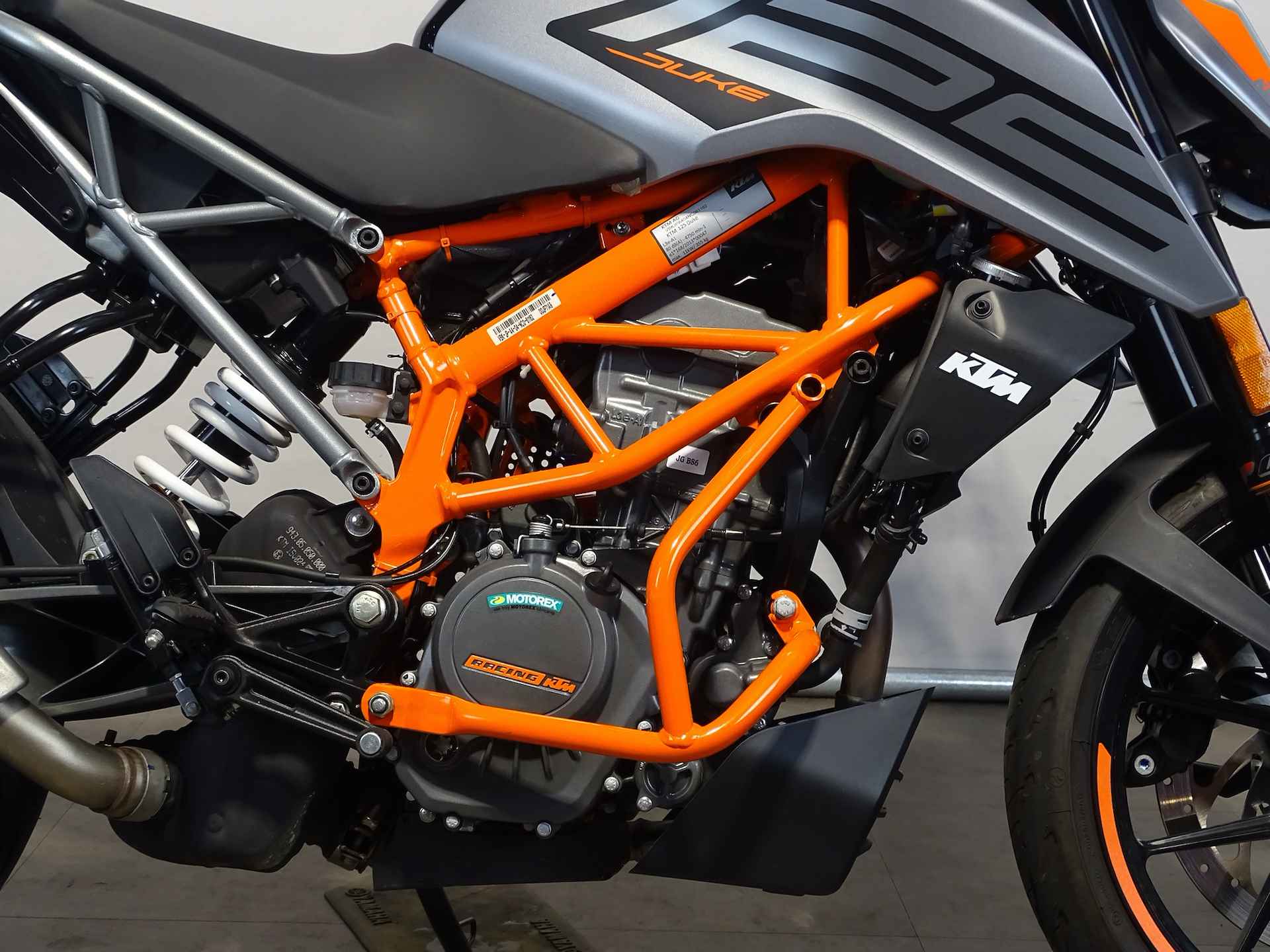 KTM 125 DUKE - 4/8