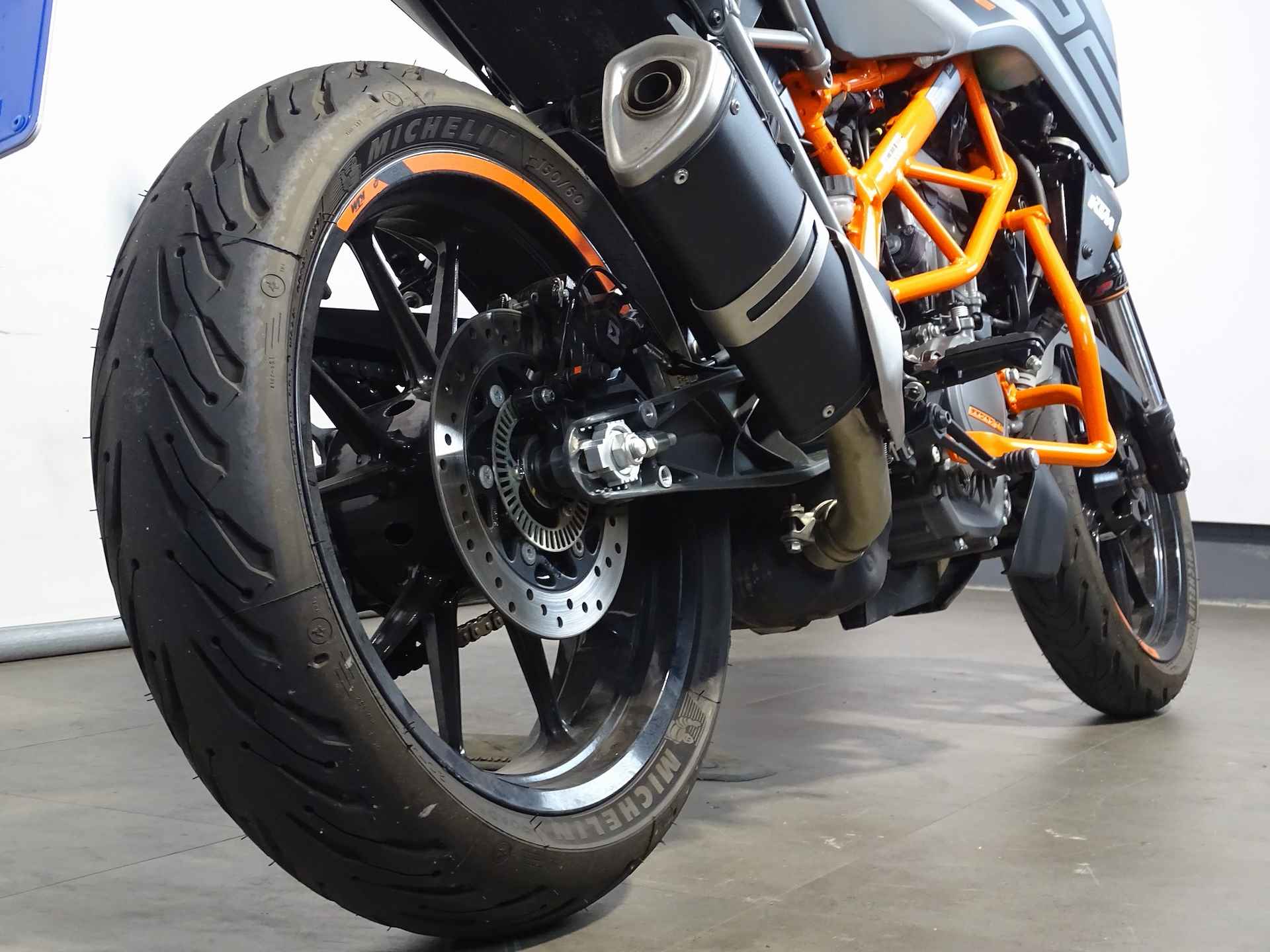 KTM 125 DUKE - 6/8