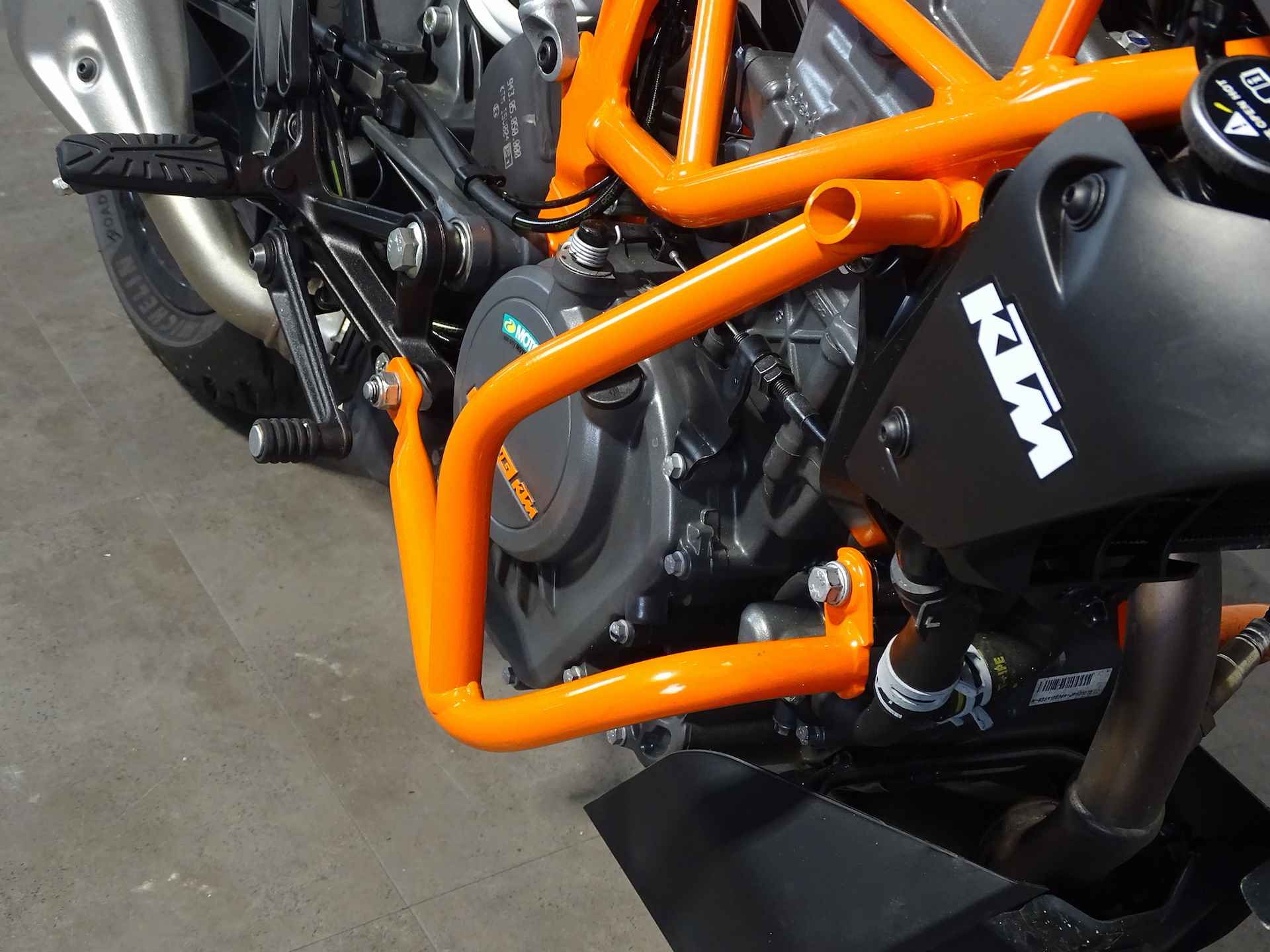 KTM 125 DUKE - 7/8