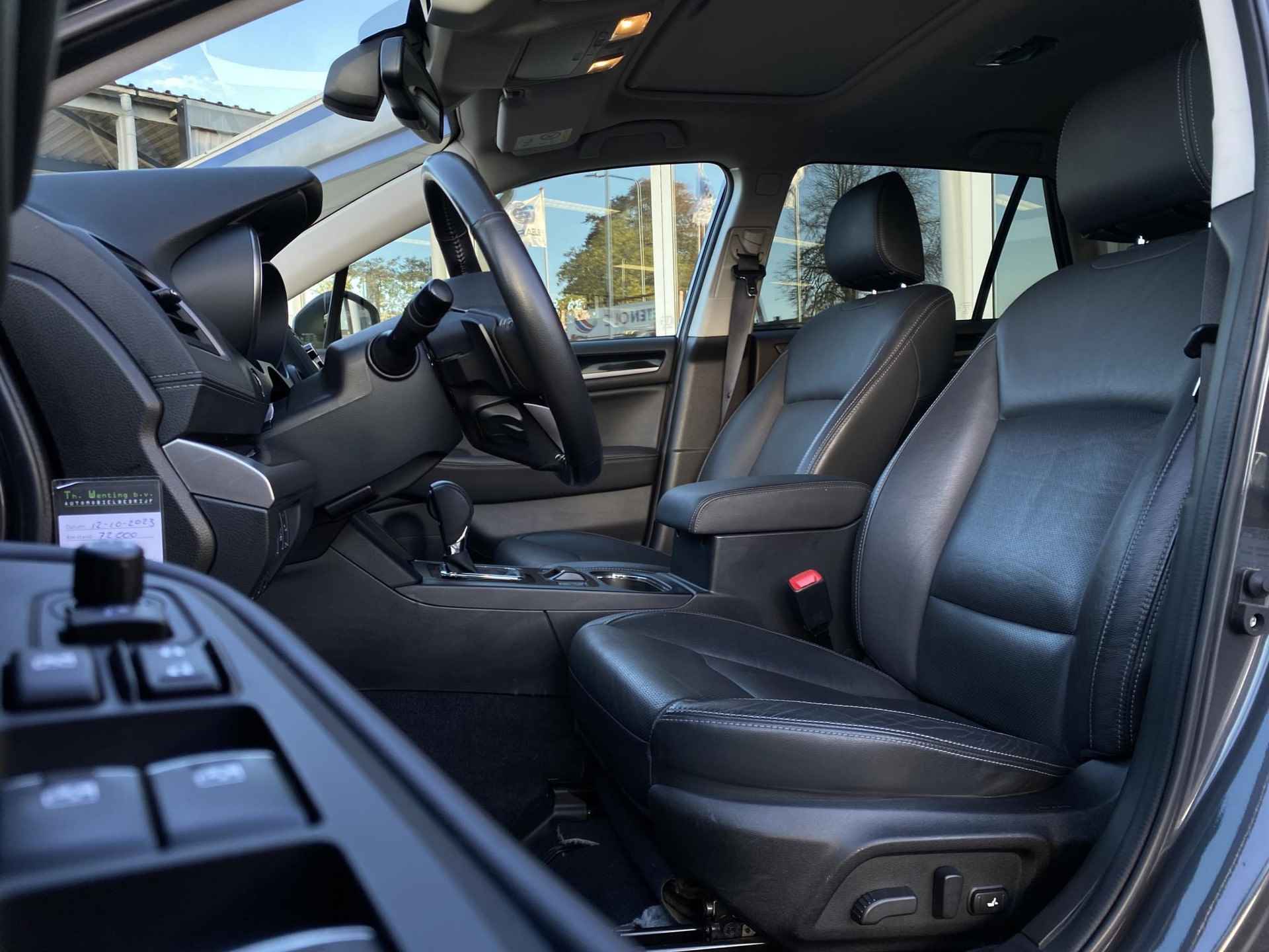 Subaru Outback 2.5i Premium | Navigatie | Stuurwielverwarming | Eyesight | Adaptieve cruise control | Stoelverwarming voor en achter | Trekhaak | Elektrisch schuif/kantel dak | - 2/45