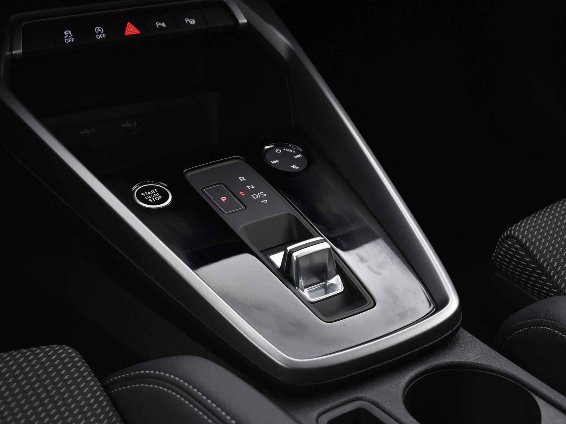 Audi A3 Sportback 35 TFSI 150pk S-Tronic S edition | Panoramadak | ACC | Navi | Smartphone Interface | P-Sensoren | 17'' Inch | Garantie t/m 09-06-2027 of 100.000km - 27/31