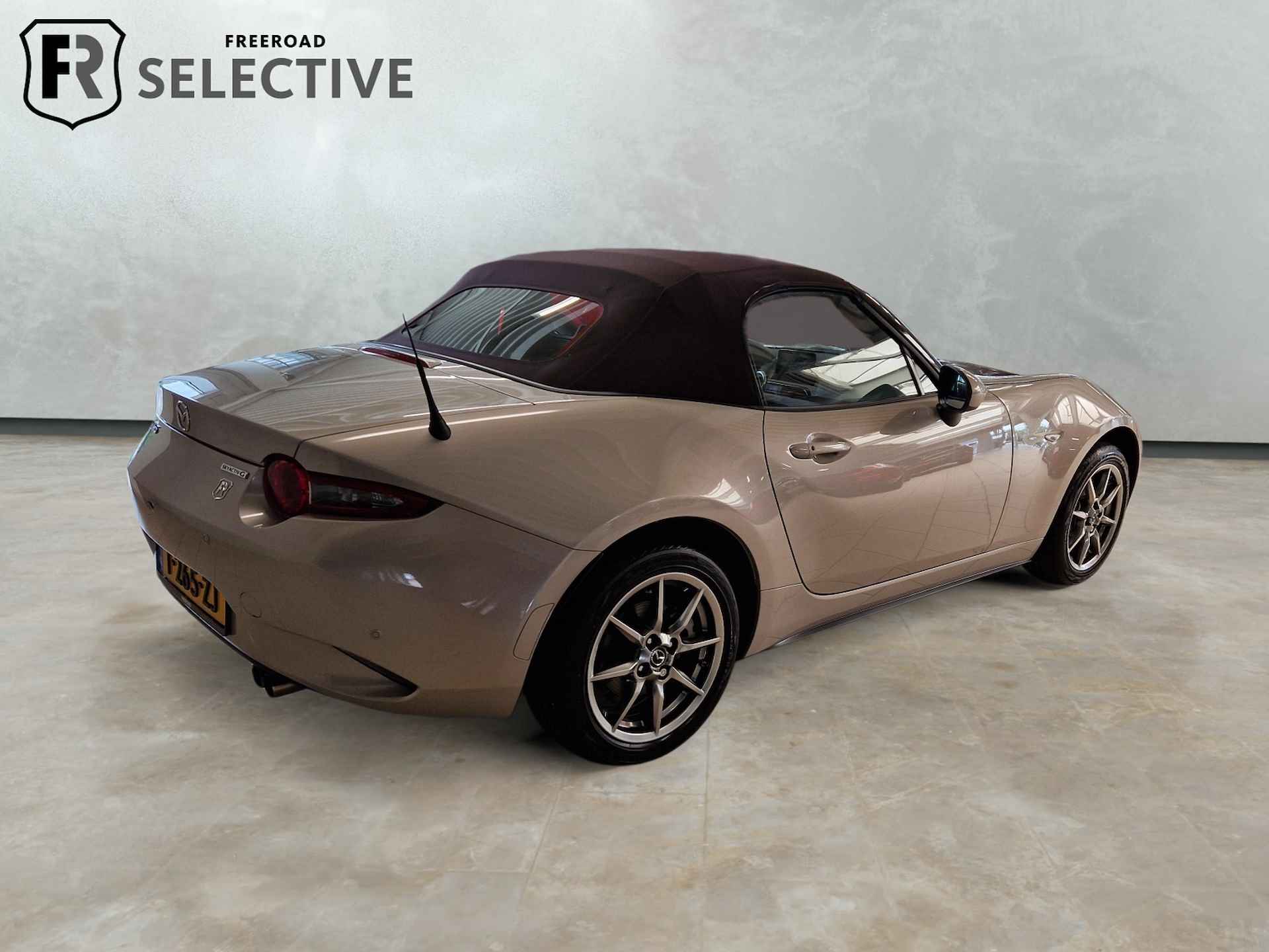 Mazda MX-5 1.5 SkyActiv-G 132 Kazari - 8/27