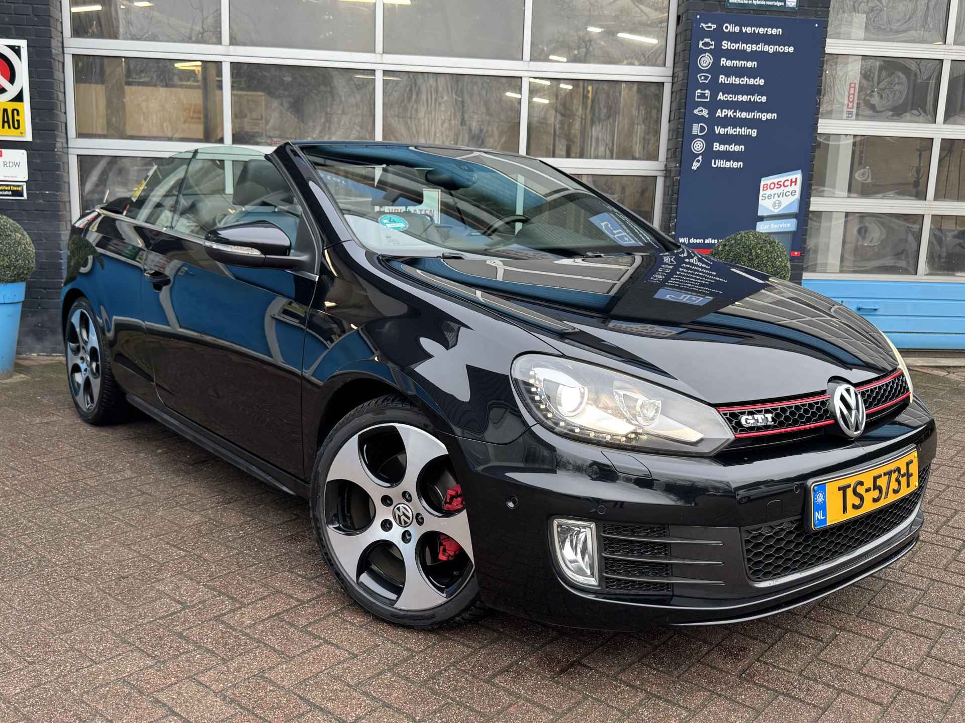 Volkswagen GOLF Cabriolet 2.0 TSI GTI Volledig Onderhouden & Uitstekende Staat | Trekhaak | Achteruitrijcamera | 18 Inch Velgen | - 49/59