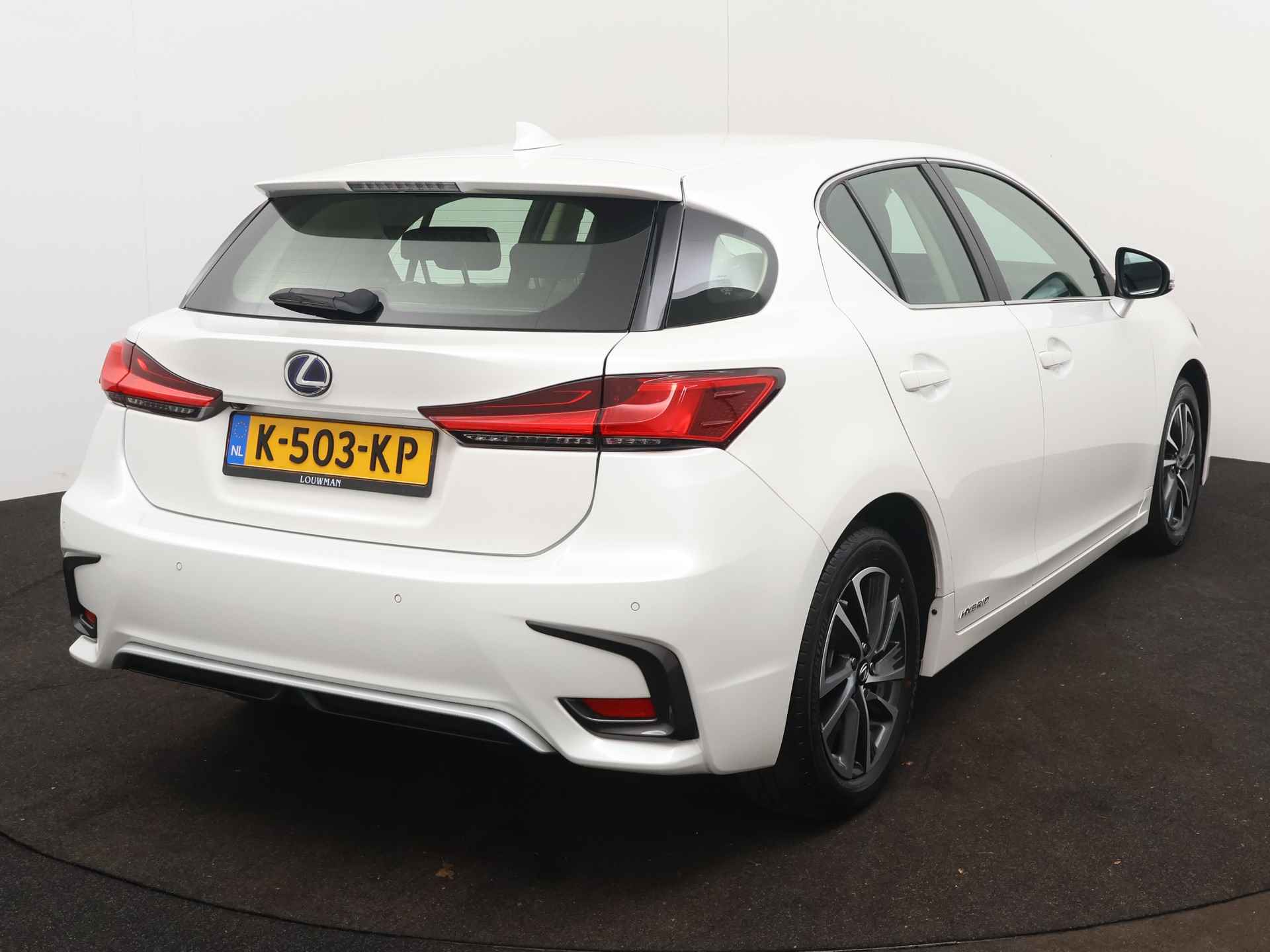 Lexus CT 200h Ultimate Edition | Premium Navigatie | Safety System+ | Park Assist | Climate Control | Adaptive Cruise Control | - 17/47