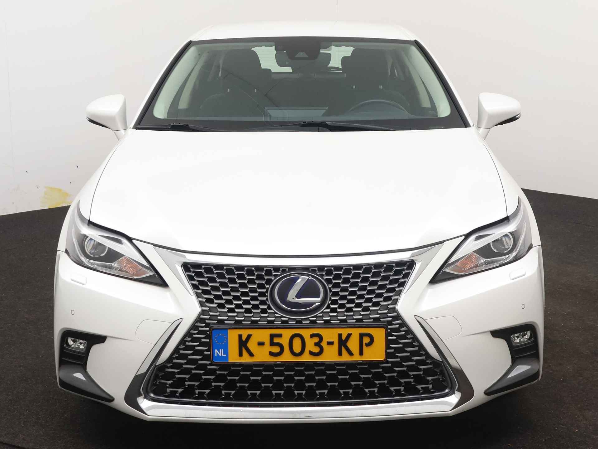 Lexus CT 200h Ultimate Edition | Premium Navigatie | Safety System+ | Park Assist | Climate Control | Adaptive Cruise Control | - 38/47