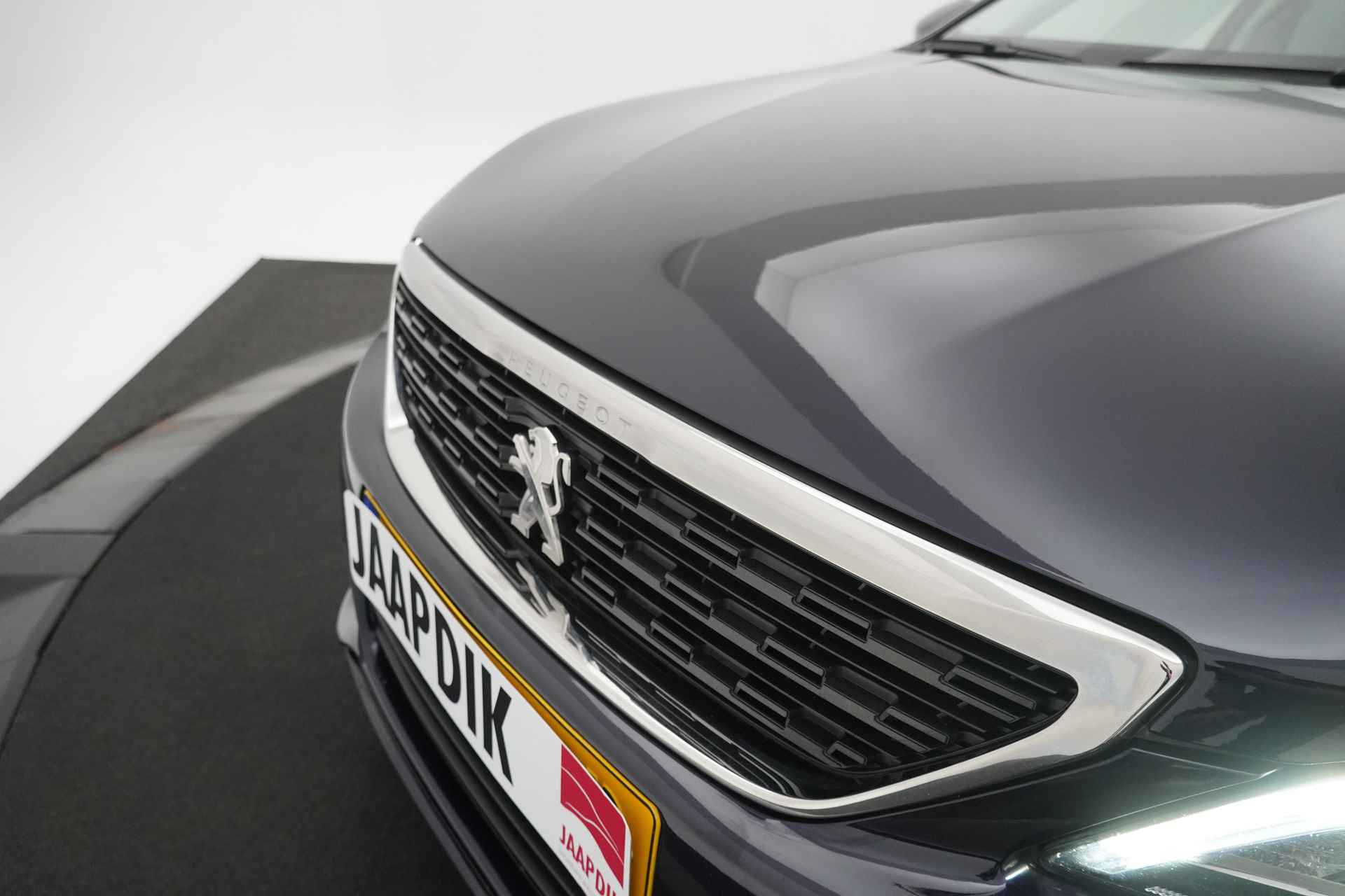 Peugeot 308 SW BWJ 2019 1.5 BlueHDi 131PK Blue Lease Executive LEDER / CLIMA / CRUISE / APPLE CARPLAY / ANROIDAUTO / PANORAMADAK / PARKEERSENSOREN / LMV - 29/34