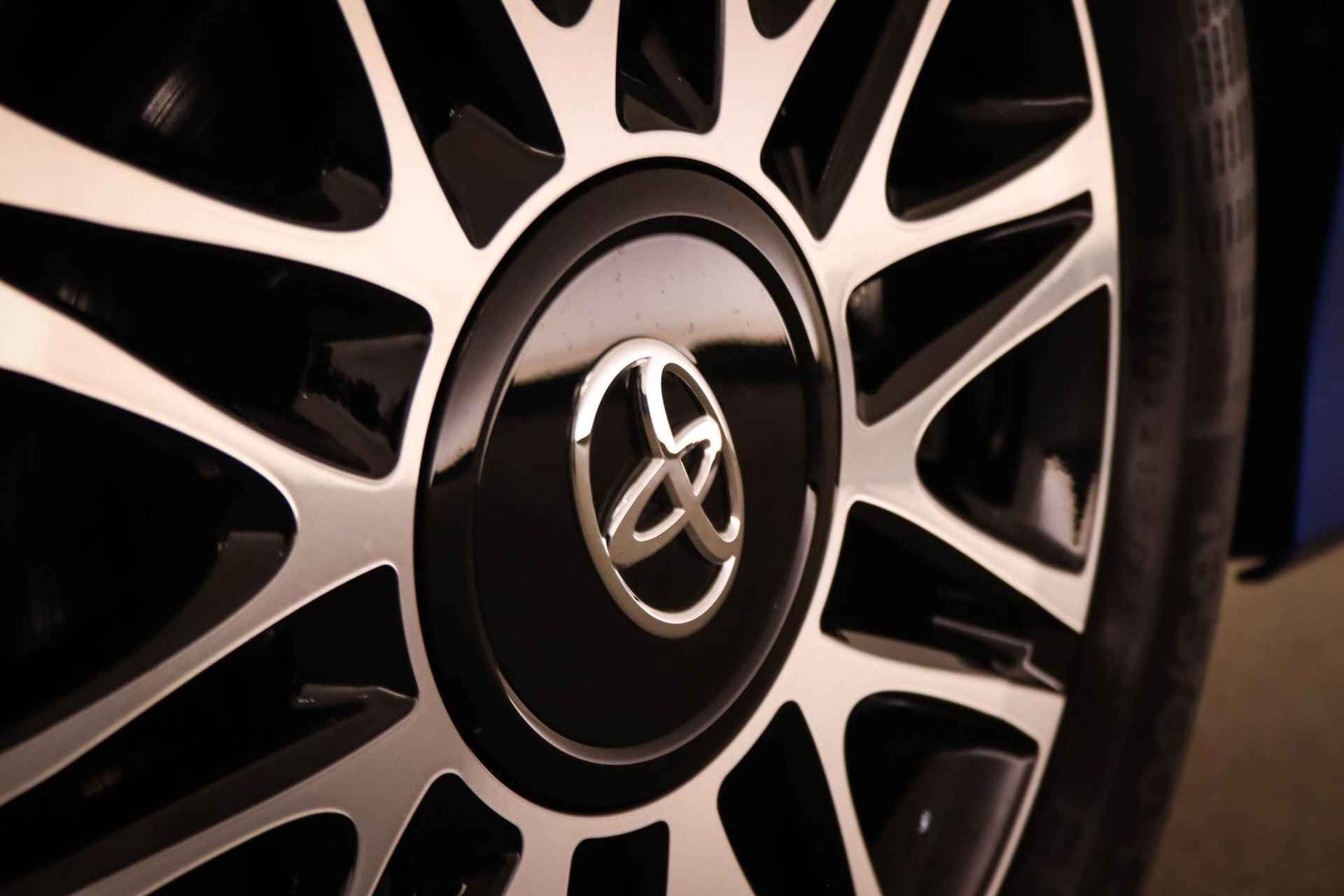 Toyota Aygo 1.0 VVT-i x-clusiv | CLIMA | HALF LEDER | DAB | APPLE | CAMERA | 15" | DEALER ONDERHOUDEN - 20/45
