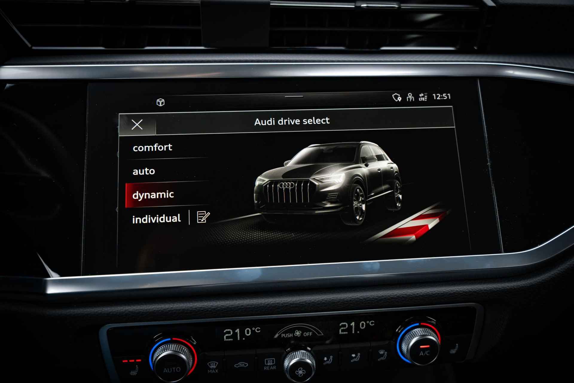 Audi Q3 45 TFSI e S-Line |Adaptieve cruise | Carplay  | Stoelverwarming - 24/46