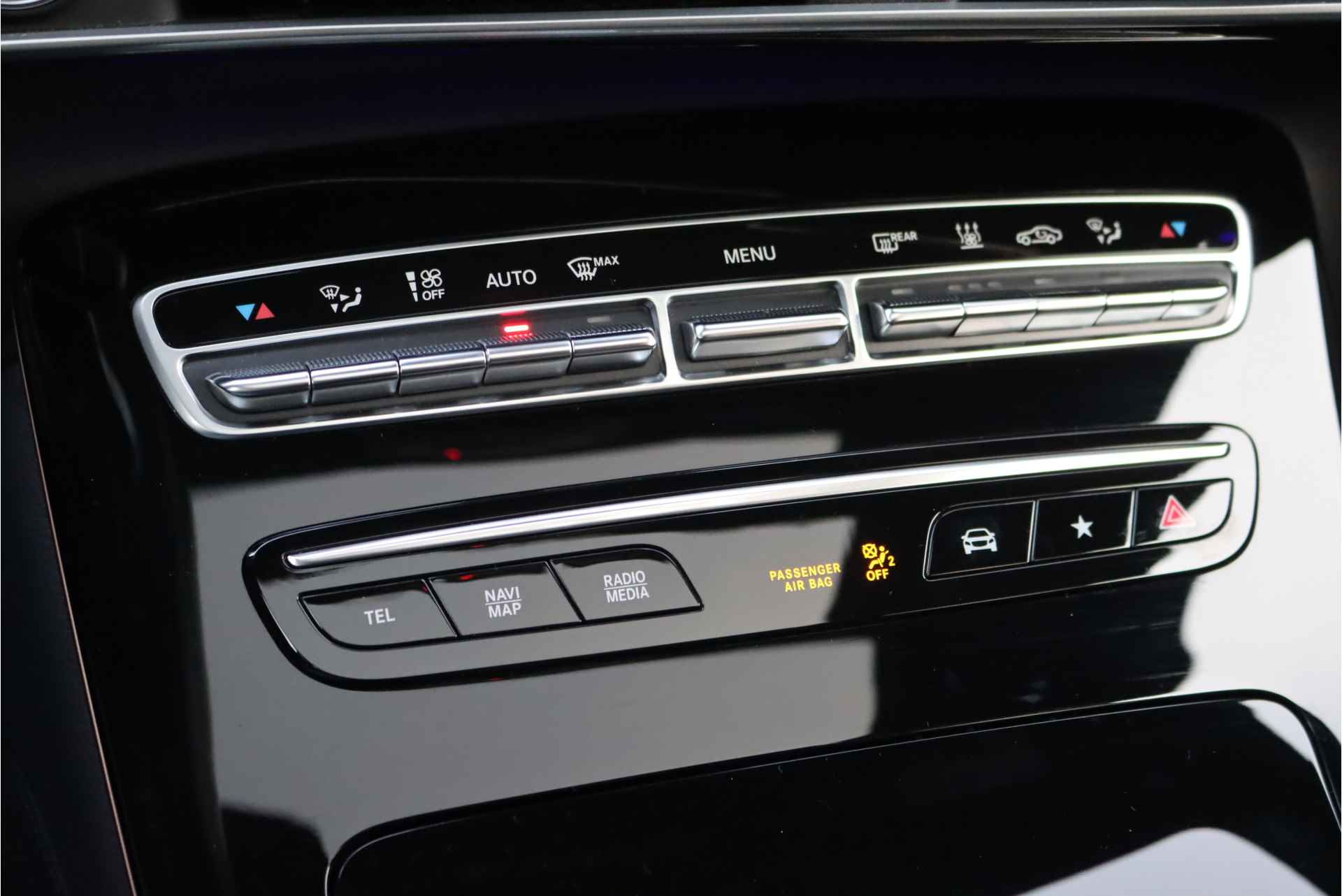 Mercedes-Benz EQC 400 4-MATIC Business Line 80 kWh, 47500,- netto, Distronic+, Memory, Schuifdak, Trekhaak, Augmented Reality, Leder, Stuurwiel Verwarmd, Stoelverwarming, Rijassistentiepakket, Etc. - 36/49