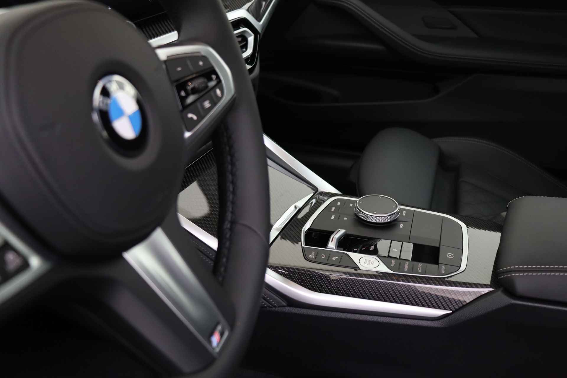 BMW 4 Serie Coupé M440i High Executive Automaat / Schuif-kanteldak / Laserlight / Driving Assistant Professional / M Sportonderstel / Harman Kardon / Parking Assistant Plus - 22/82