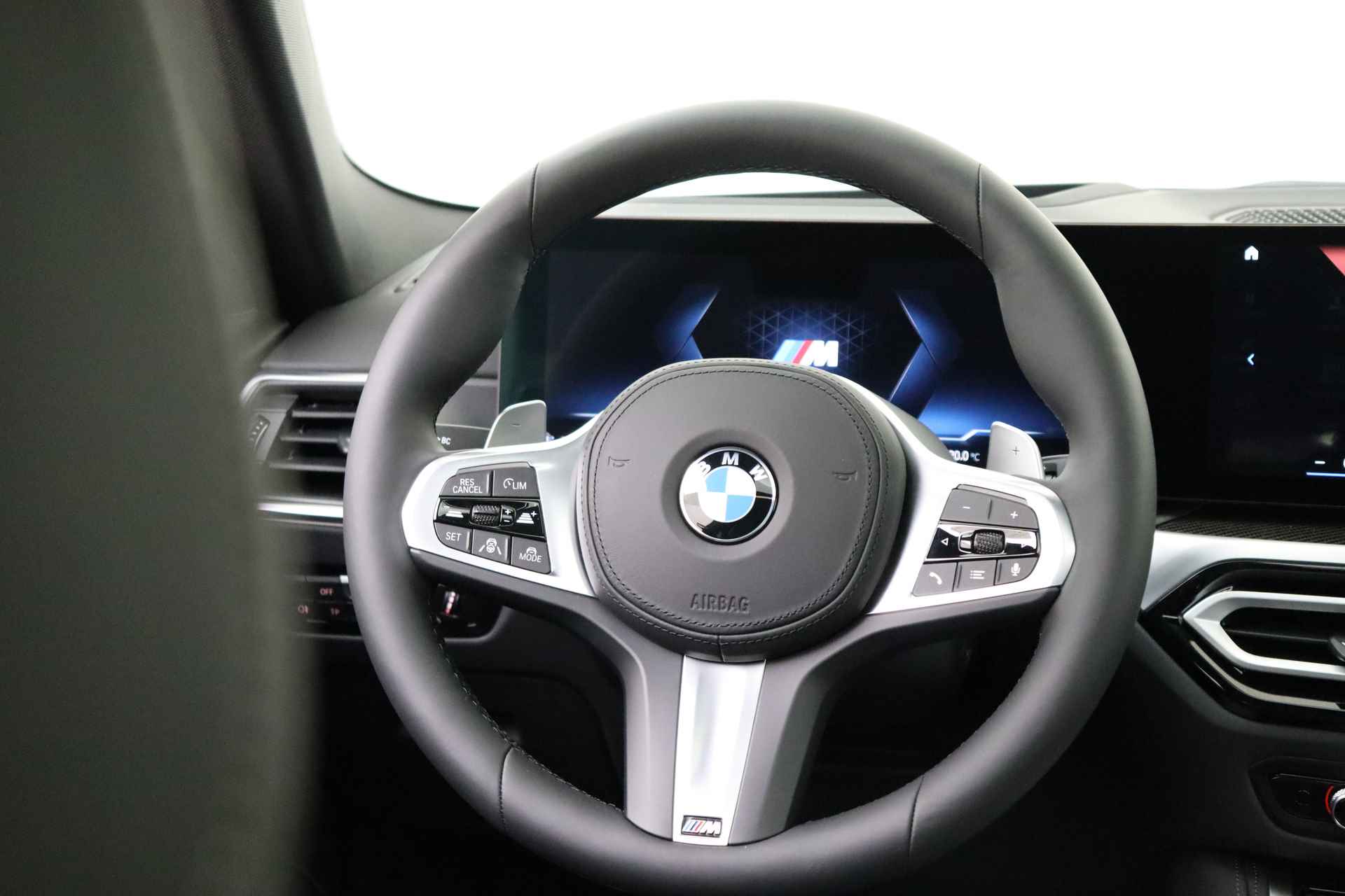 BMW 4 Serie Coupé M440i High Executive Automaat / Schuif-kanteldak / Laserlight / Driving Assistant Professional / M Sportonderstel / Harman Kardon / Parking Assistant Plus - 24/82