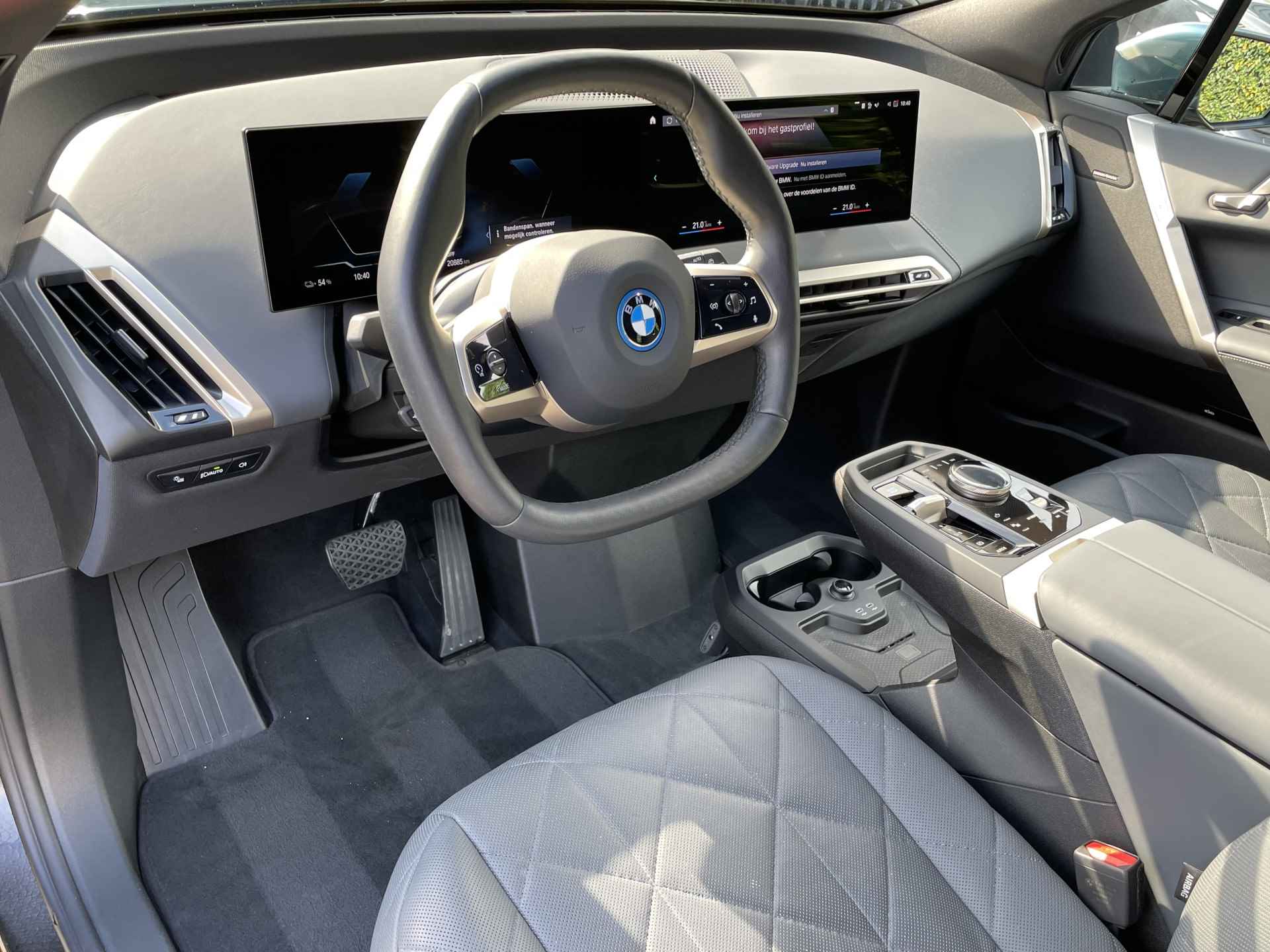 BMW iX xDrive40 High Exe | Sportpakket | CoPilot | Panorma Sky Lounge | Park. Ass. Prof. | Harman/Kardon - 9/35