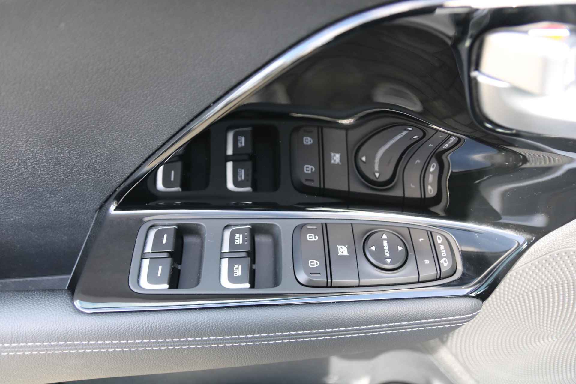 Kia Niro 1.6 GDi Hybrid DynamicLine | Airco | Android Auto/Apple Carplay | Camera | LM Velgen | Facelift | - 23/25