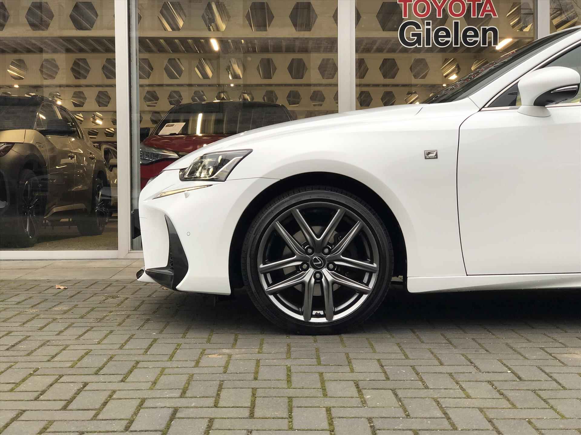 Lexus Is 300h 223pk F Sport Line | Premium Navigatie, Leer, Geheugenfunctie, Stoelventilatie, Parkeersensoren, Adaptive cruise control - 15/48