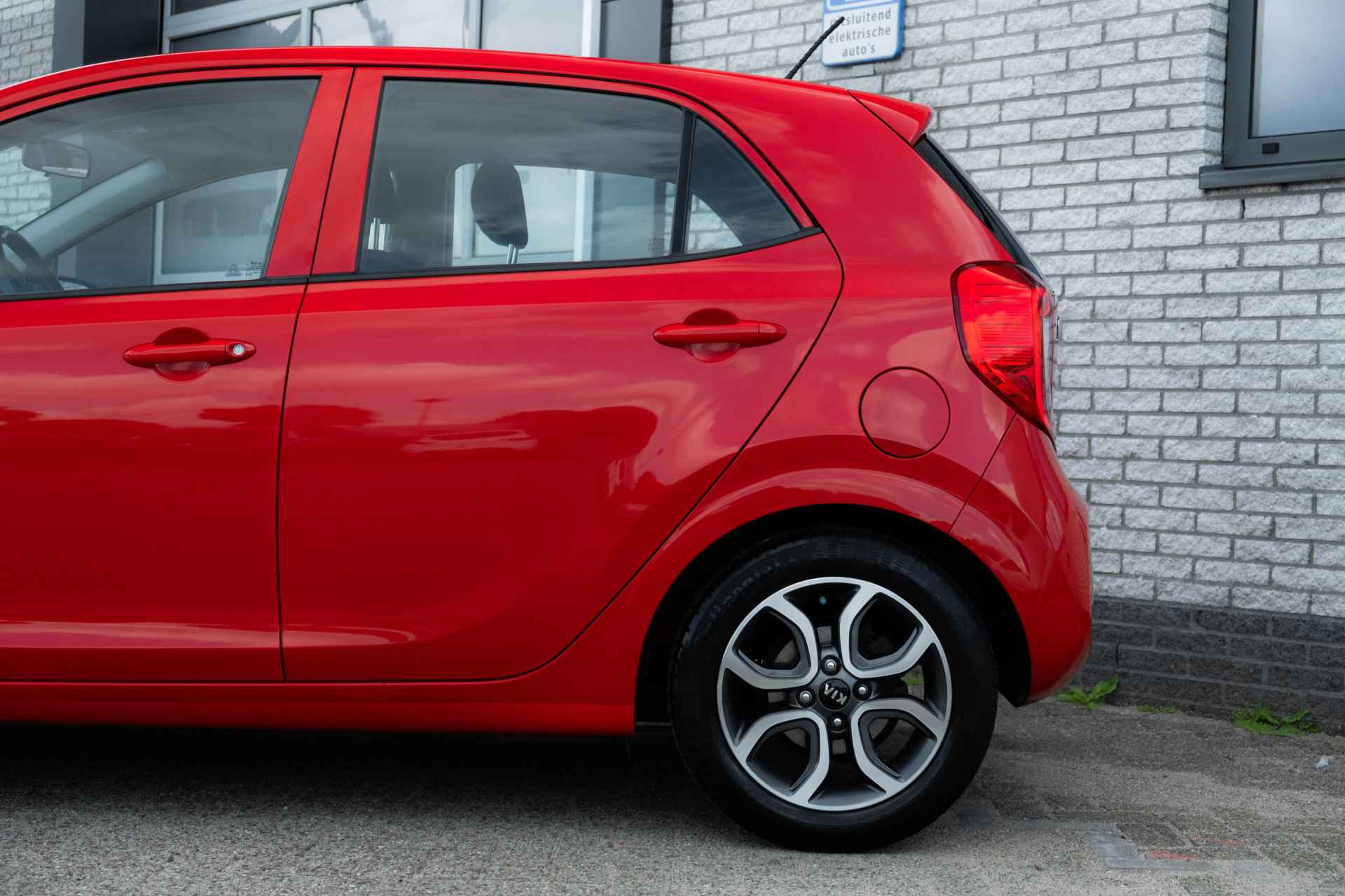 Kia Picanto 1.0 CVVT EconomyLine | navigatie | lichtmetalen velgen | achteruitrijcamera | climate control | incl. Bovag rijklaarpakket met 12 maanden garantie - 20/38