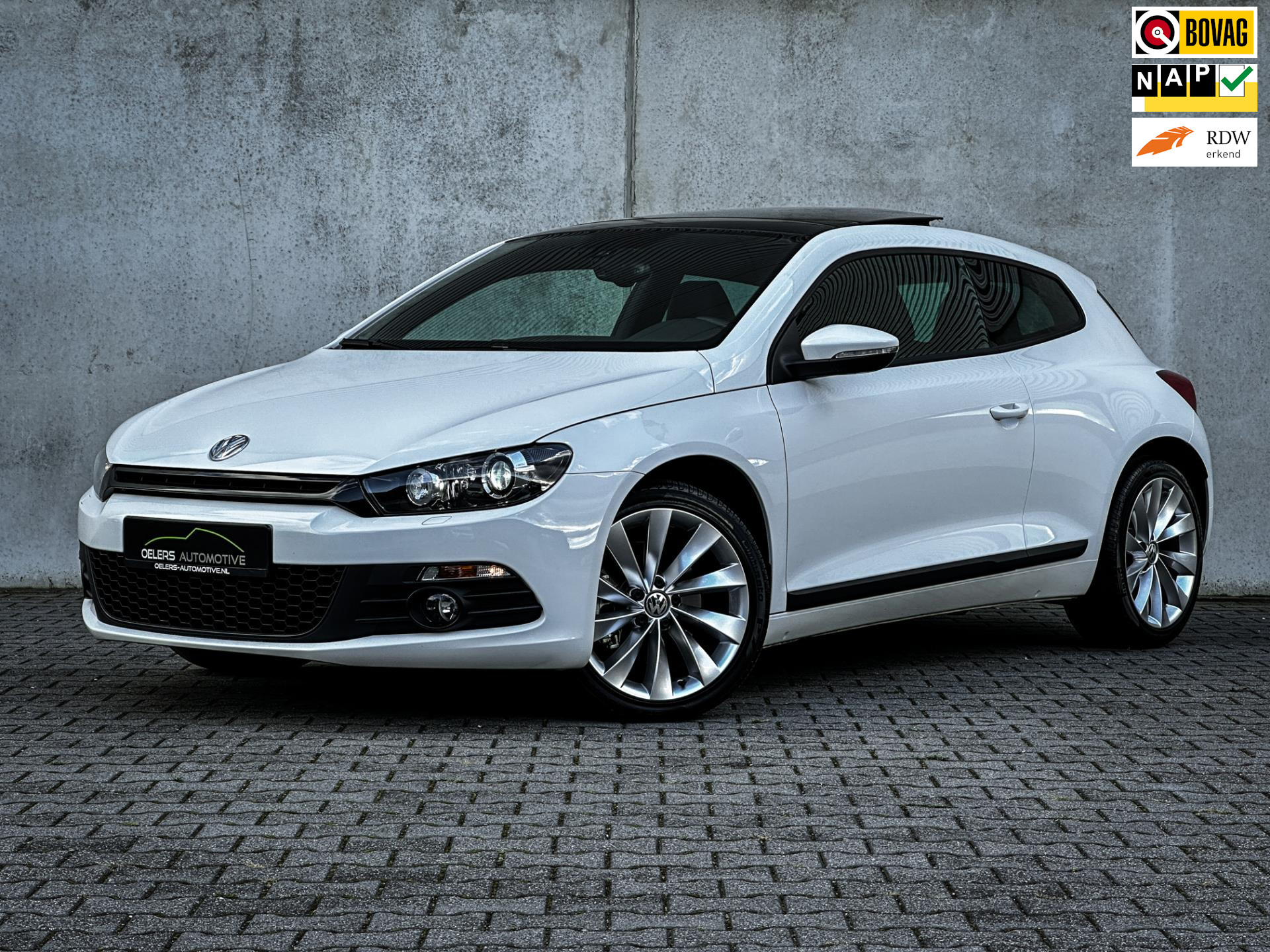 Volkswagen Scirocco 1.4 TSI Highline | UNIEK! | 14dkm | 1e eig. | Clima | Navi | Panorama | Xenon | H.Leder |