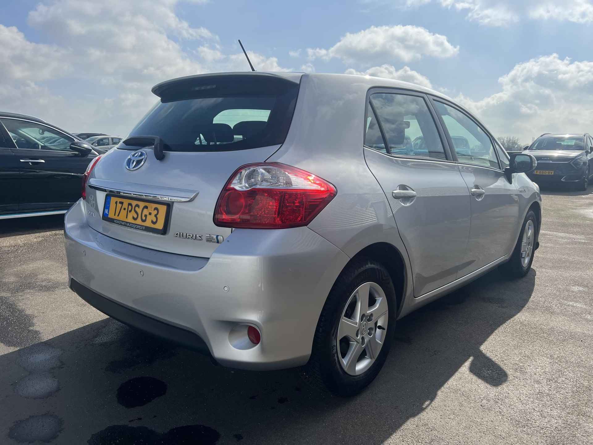 Toyota Auris 1.8 Full Hybrid Aspiration Automaat, Climate control, Cruise control, Parkeersensoren achter, Volledig Dealeronderhoudem, Radio/Cd-Speler, Smart Key - 8/33