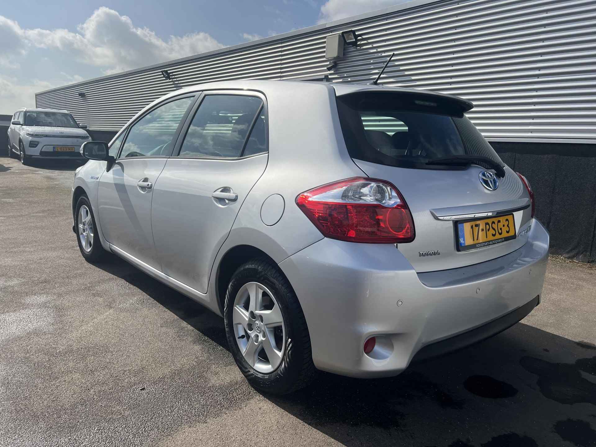 Toyota Auris 1.8 Full Hybrid Aspiration Automaat, Climate control, Cruise control, Parkeersensoren achter, Volledig Dealeronderhoudem, Radio/Cd-Speler, Smart Key - 13/33