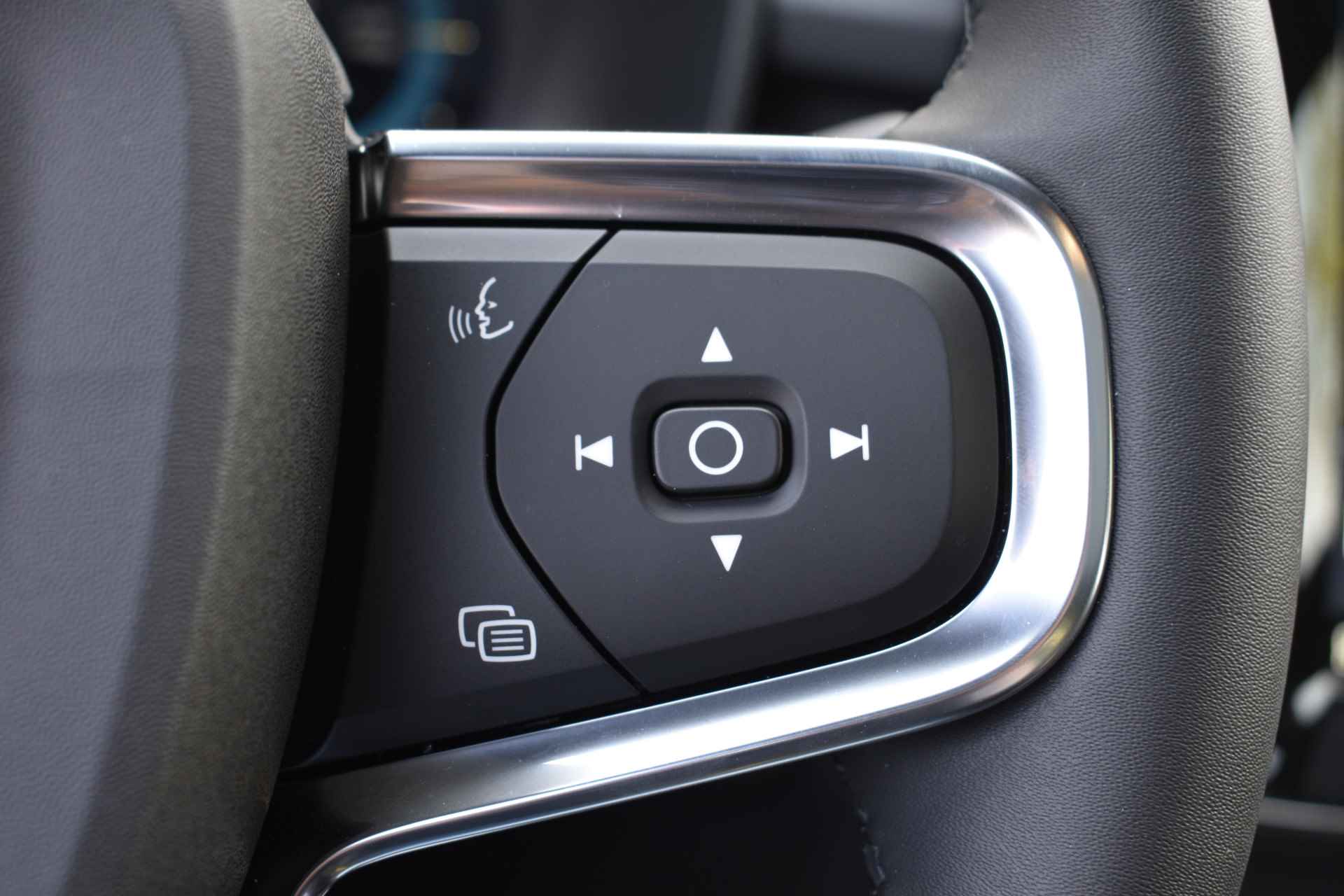 Volvo C40 Recharge 231pk Electric Plus | Panoramadak | Apple CarPlay | 19" | Camera | Warmtepomp - 23/47
