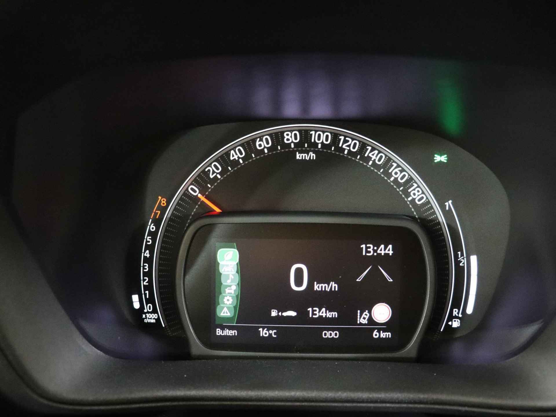 Toyota Aygo X 1.0 VVT-i Envy Limited, Parkeersensoren, Navi, Stoelverwarming, Snel leverbaar!! - 19/37