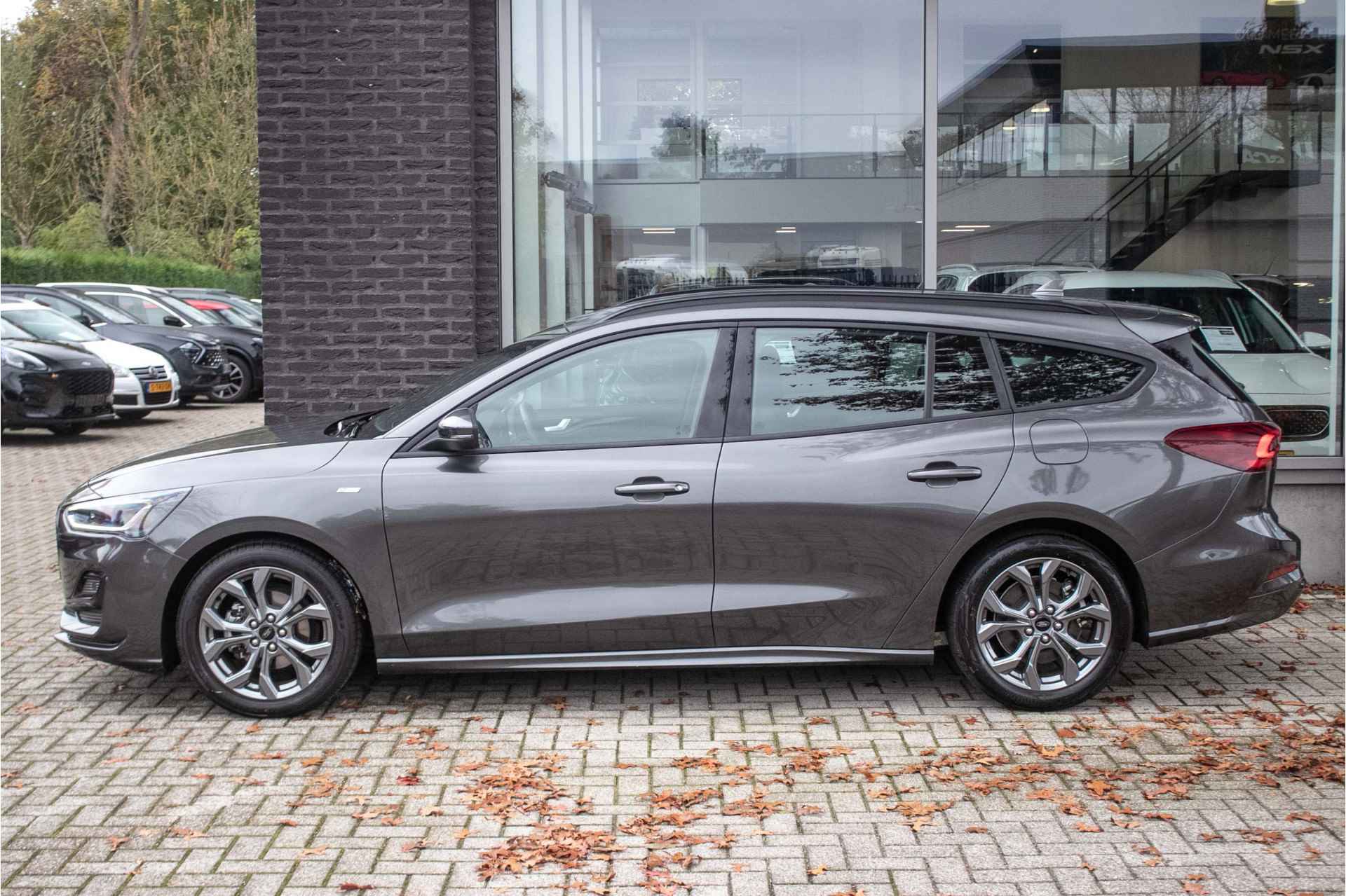 Ford FOCUS Wagon 1.0 EcoBoost Hybrid ST Line - All-in rijklrprs | Carplay | Adpt. cruise | Camera | Dode herk. - 2/38