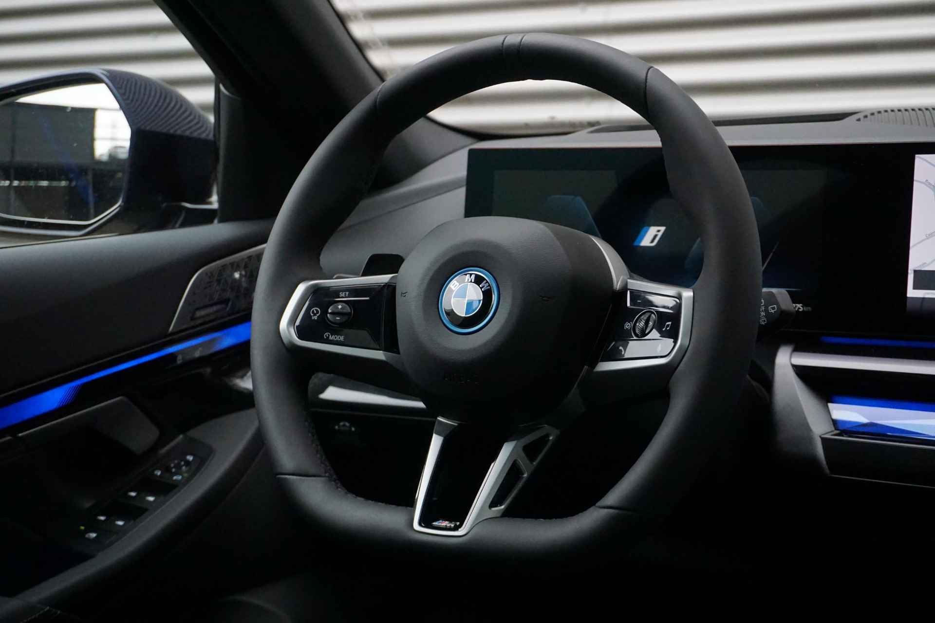 BMW i5 Touring eDrive40 M Sport Edition M Sportpakket Pro | Innovation Pack | Travel Pack | Comfort Pack | Glazen panoramadak | Driving Assistant Professional - 29/42