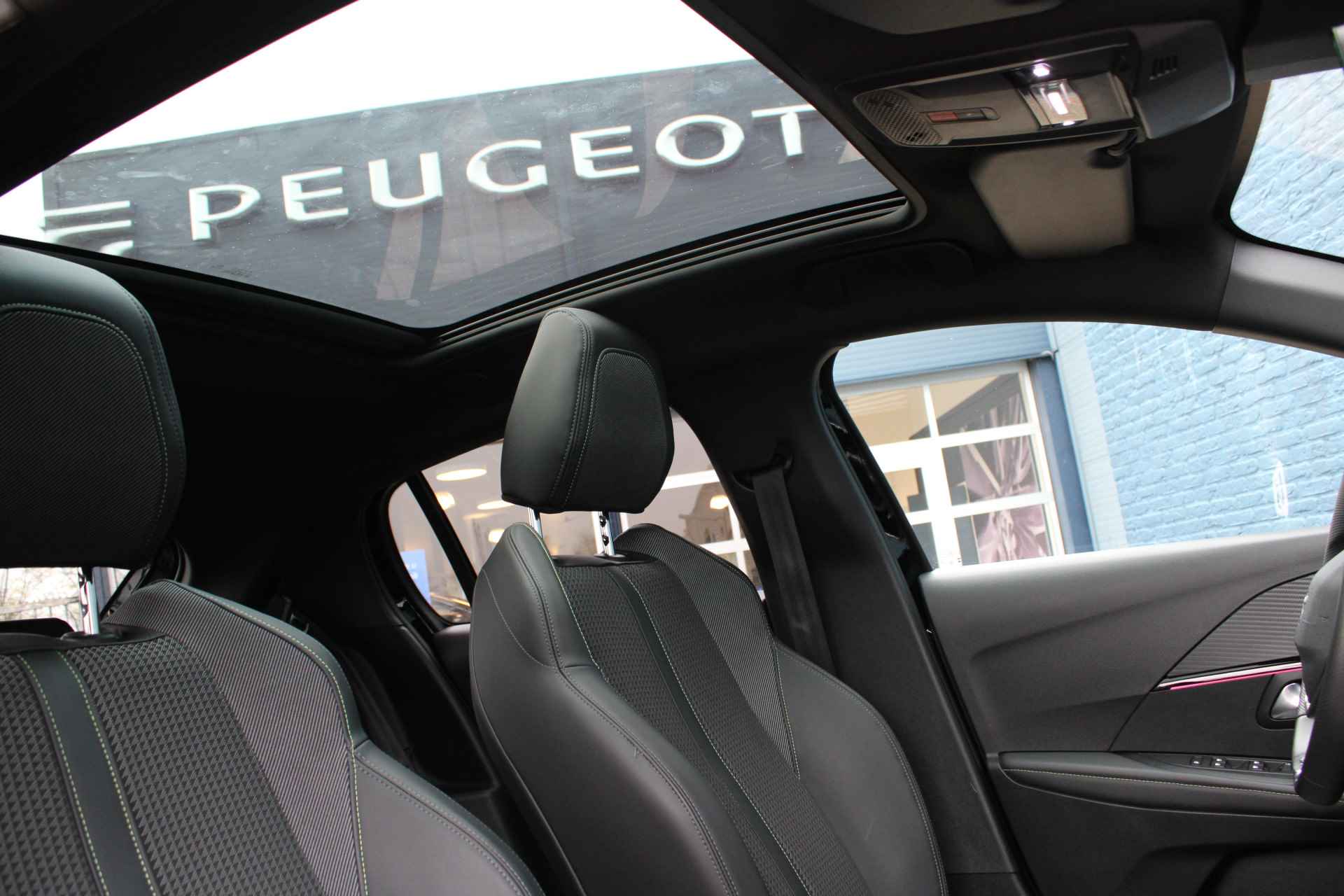 Peugeot 208 5drs 1.2 PureTech 100pk EAT8 GT | Automaat | Navigatie | Panoramadak | Full LED | Camera | - 5/32