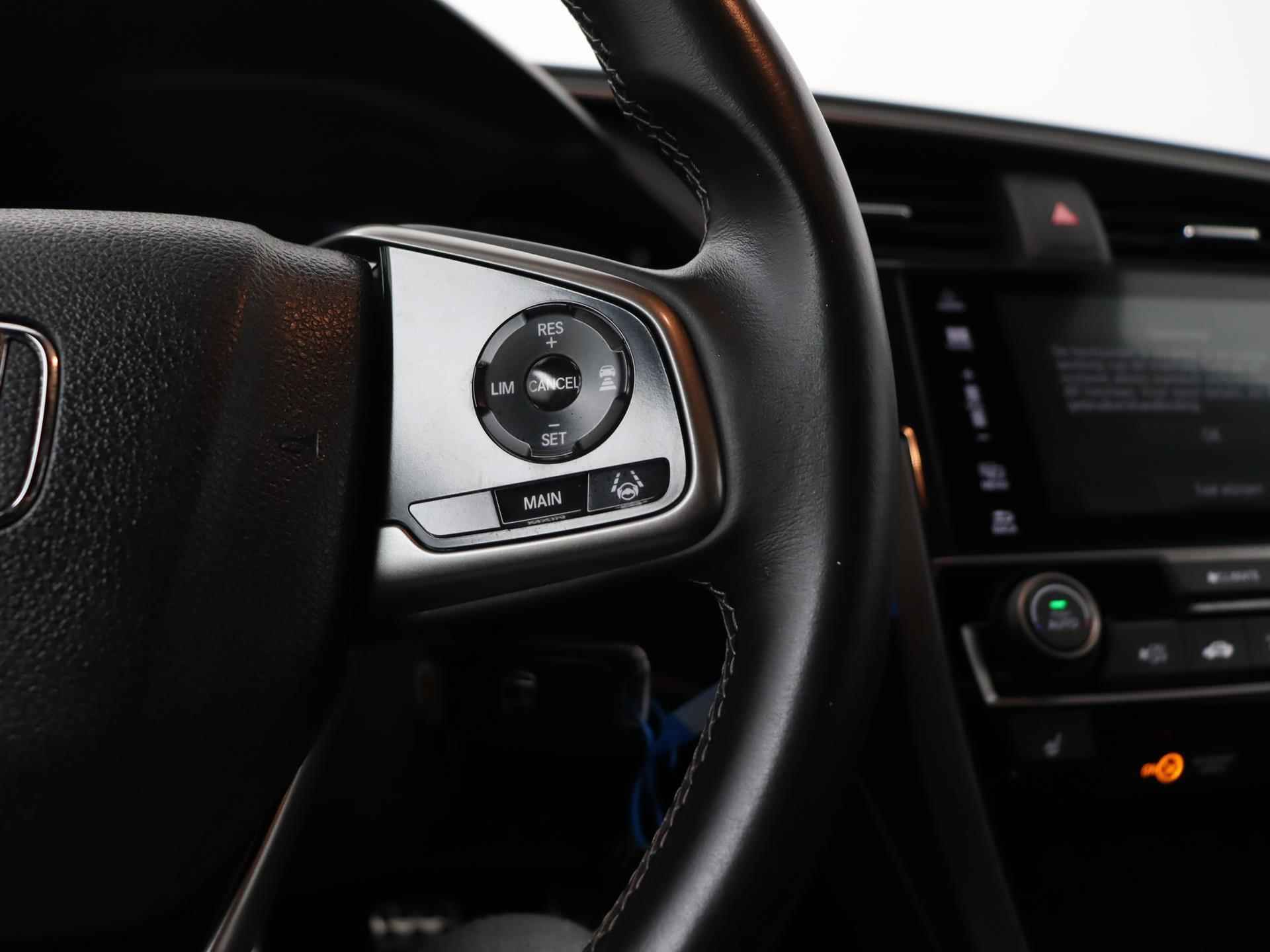 Honda Civic 1.0 i-VTEC Elegance | Navigatie | Camera | Climate control | Stoelverwarming - 16/38