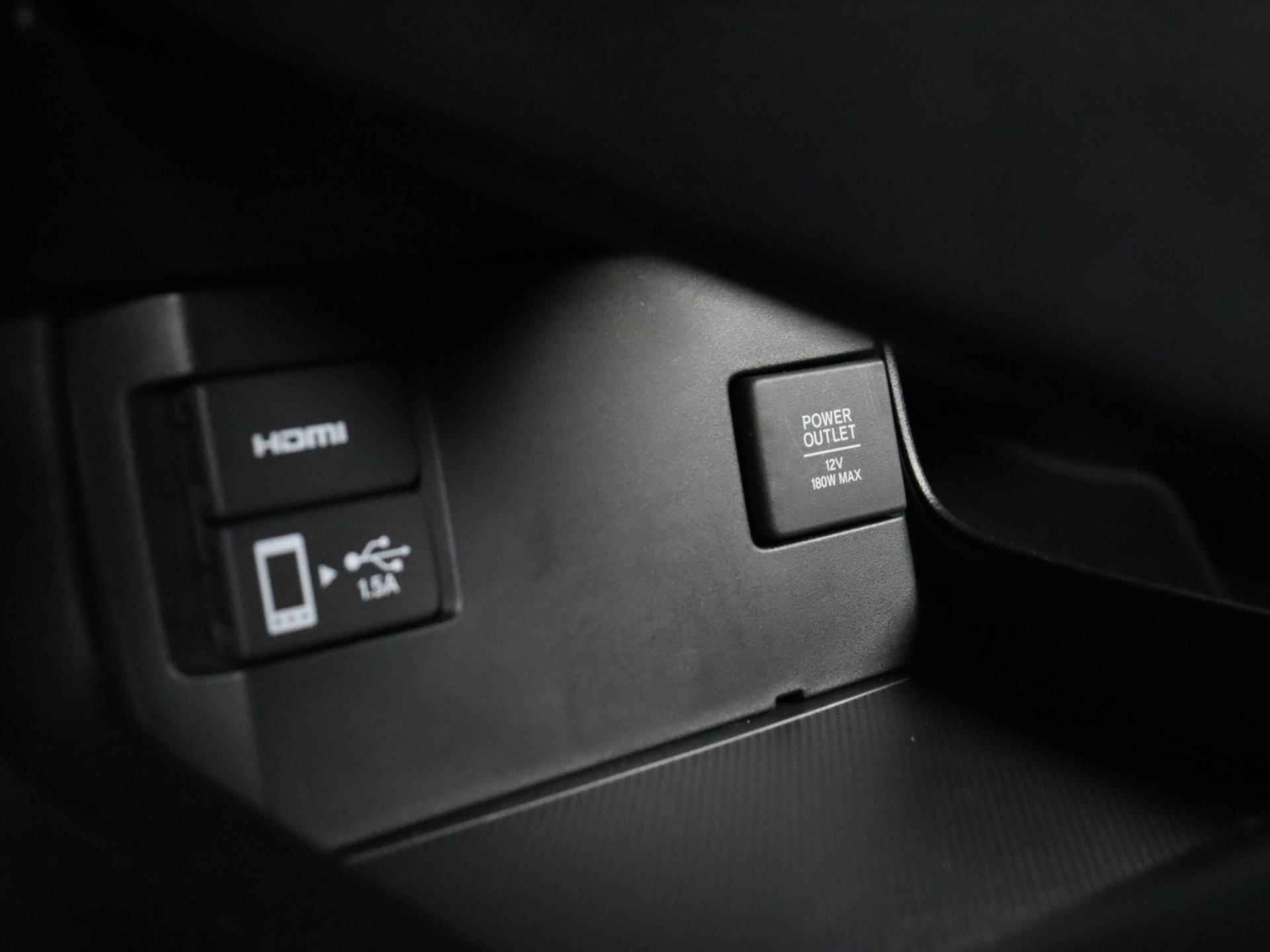 Honda Civic 1.0 i-VTEC Elegance | Navigatie | Camera | Climate control | Stoelverwarming - 30/38