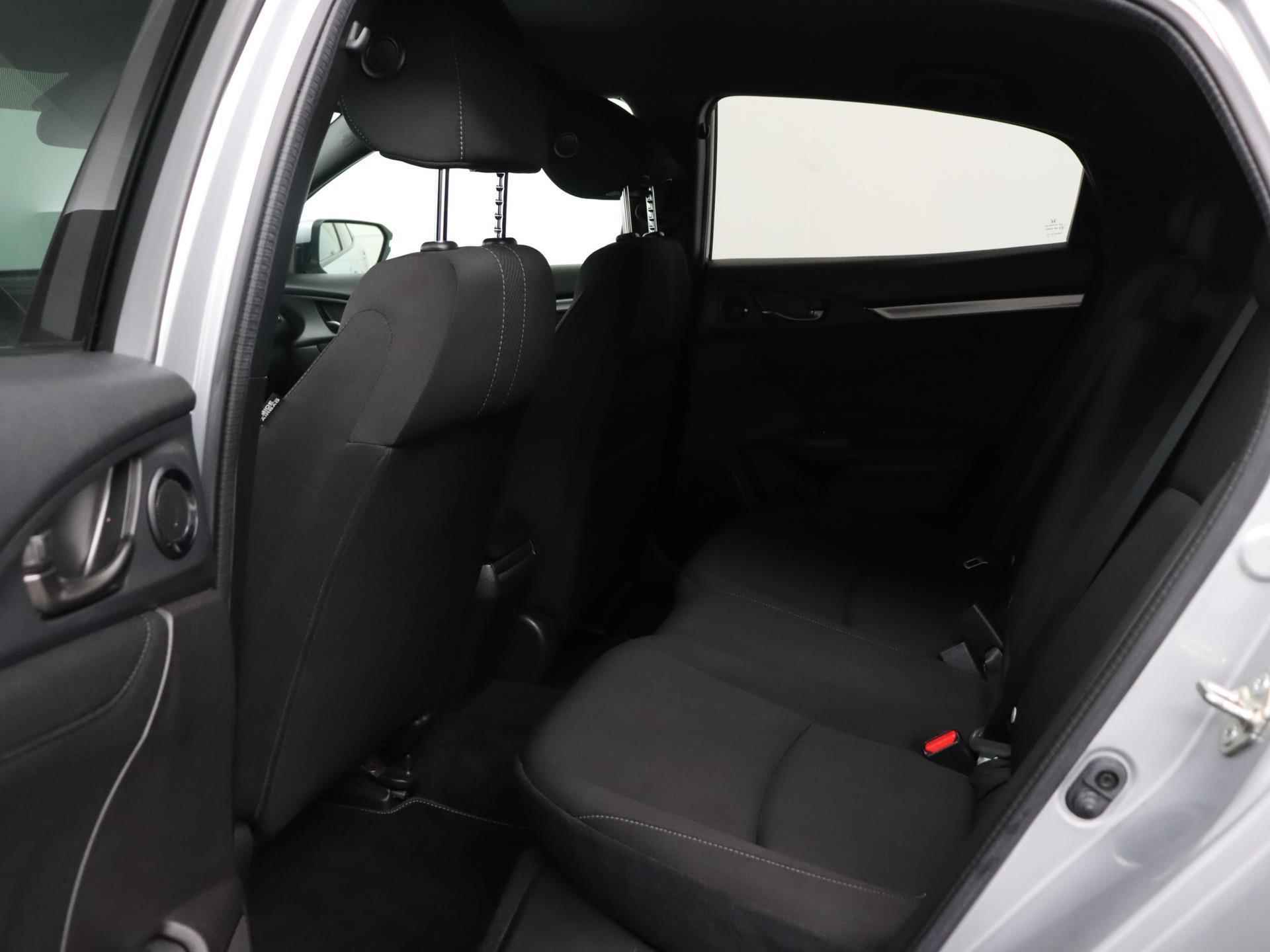 Honda Civic 1.0 i-VTEC Elegance | Navigatie | Camera | Climate control | Stoelverwarming - 33/38